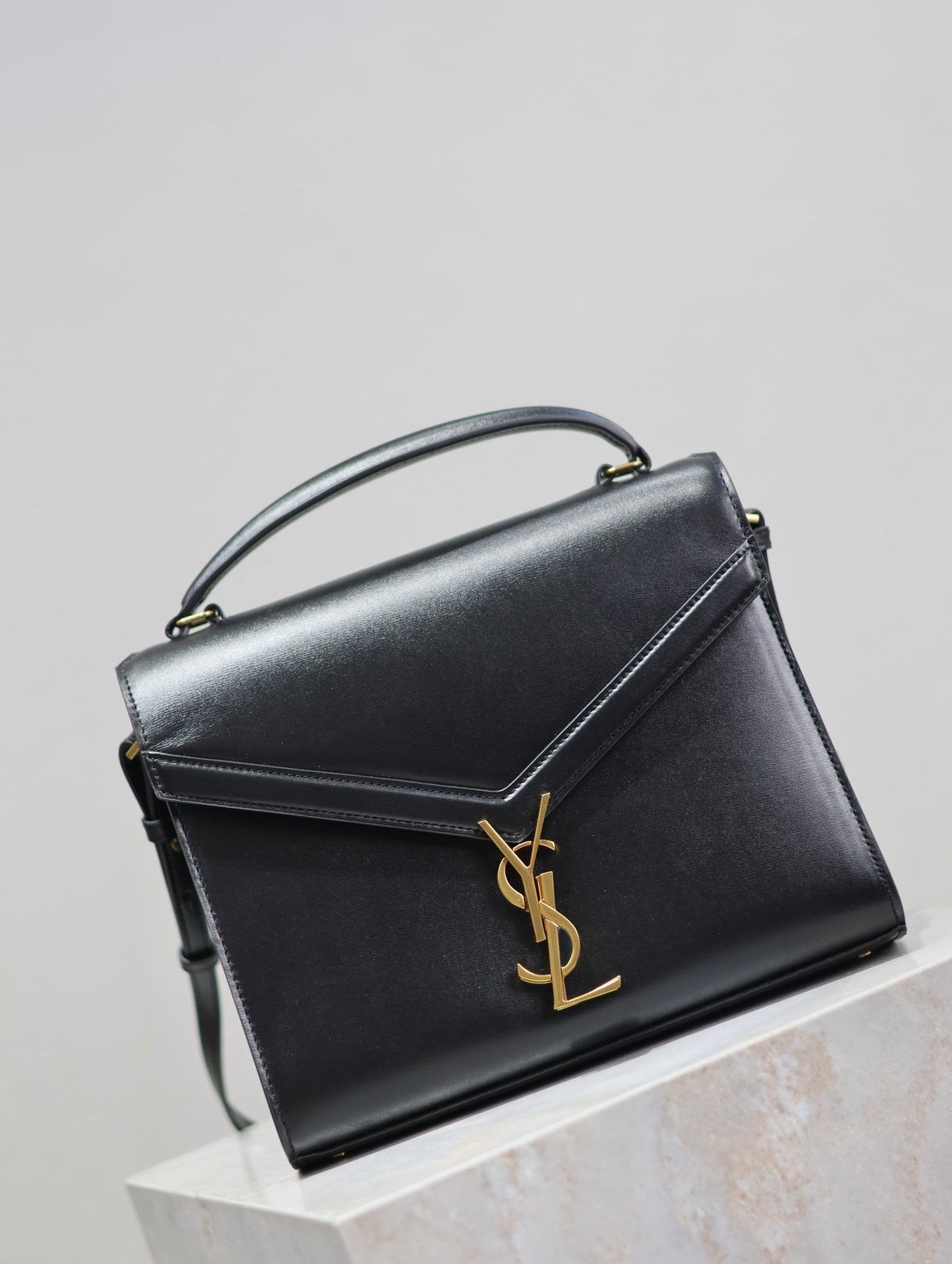 CASSANDRA TOP HANDLE BAG 24 IN BLACK SMOOTH LAMBSKIN GOLD HARDWARE mysite