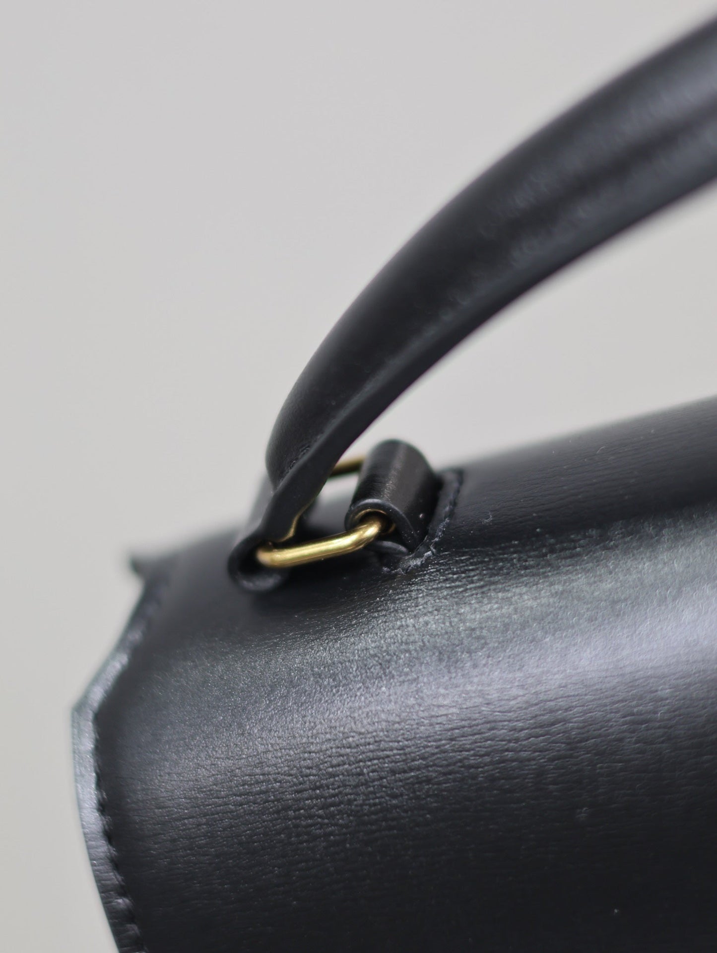 CASSANDRA TOP HANDLE BAG 24 IN BLACK SMOOTH LAMBSKIN GOLD HARDWARE mysite