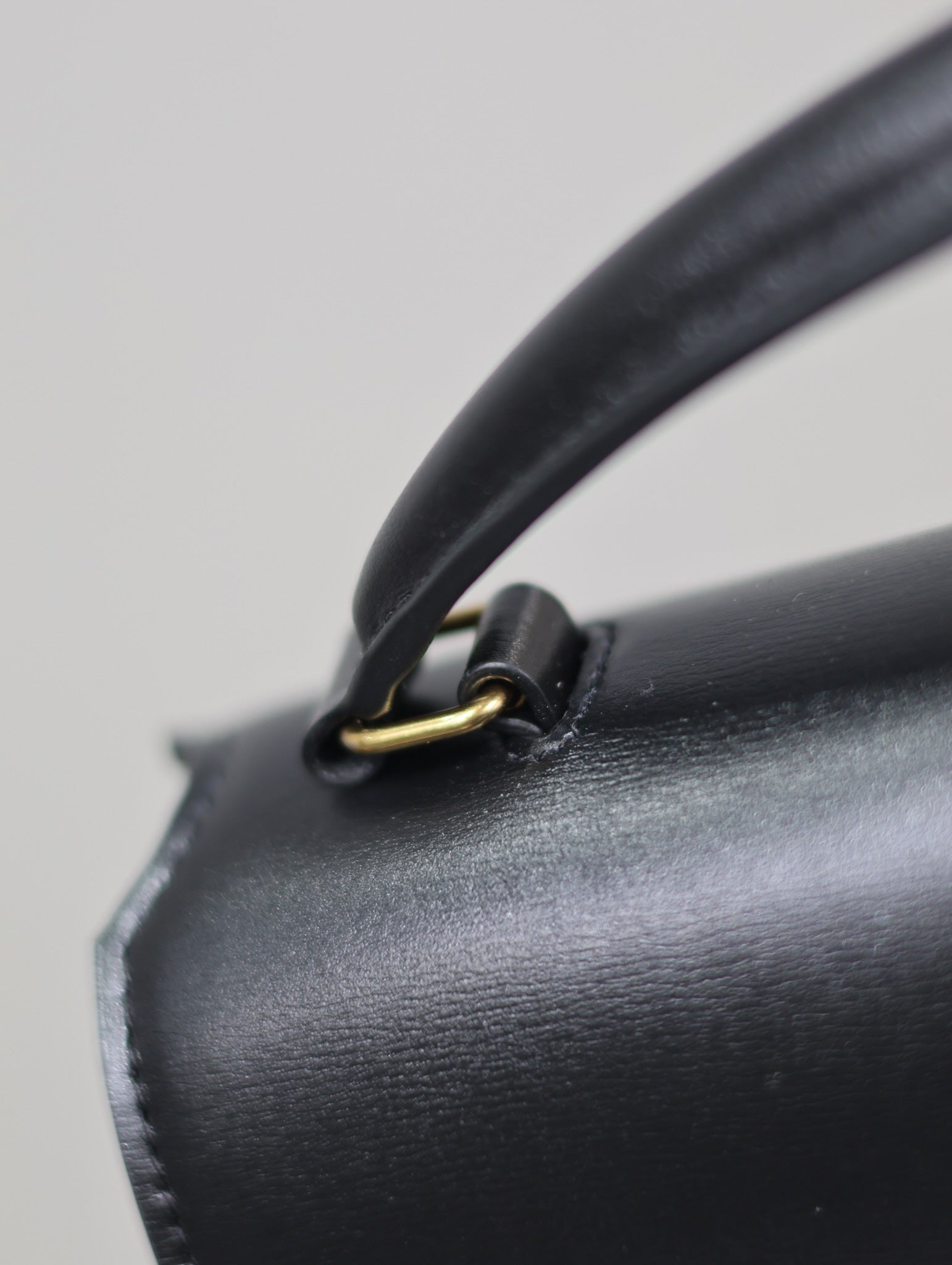 CASSANDRA TOP HANDLE BAG 24 IN BLACK SMOOTH LAMBSKIN GOLD HARDWARE mysite