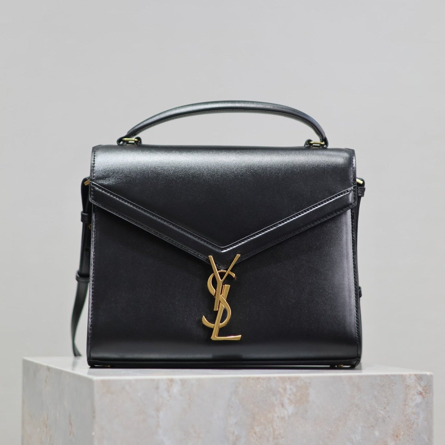 CASSANDRA TOP HANDLE BAG 24 IN BLACK SMOOTH LAMBSKIN GOLD HARDWARE mysite