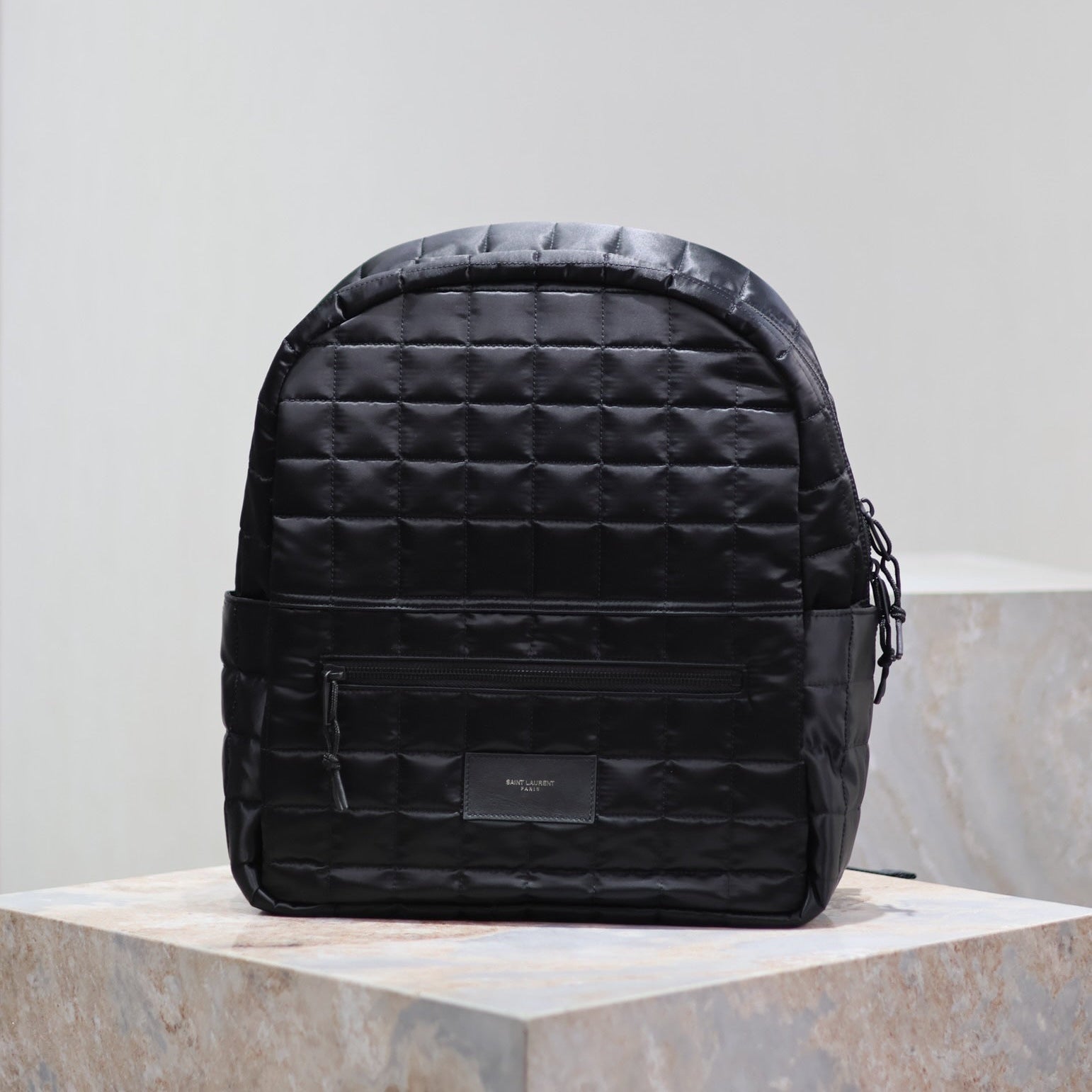BACKPACK 37 IN BLACK PLAID NYLON mysite
