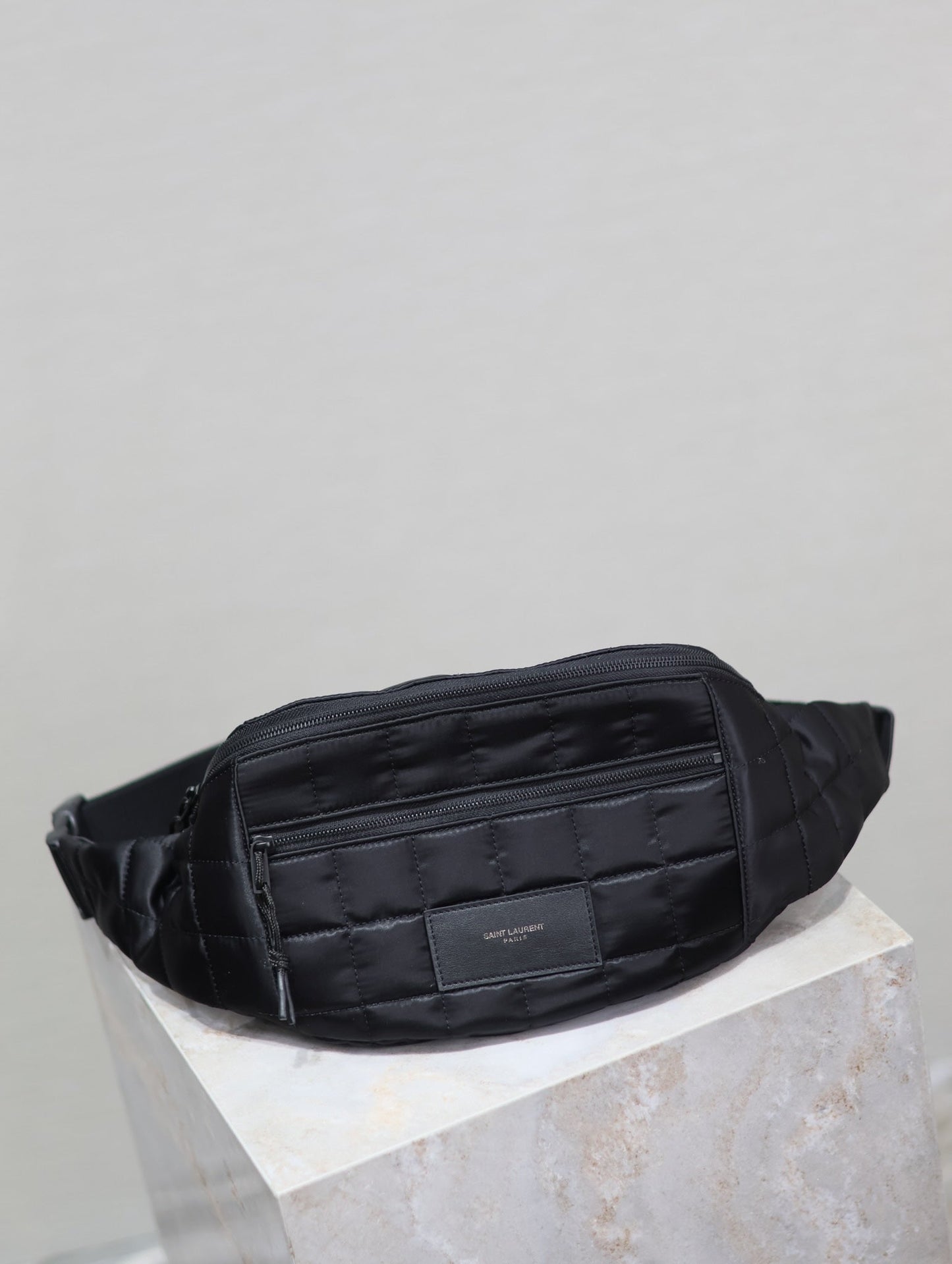 CROSSBODY BAG 24 IN BLACK PLAID NYLON mysite