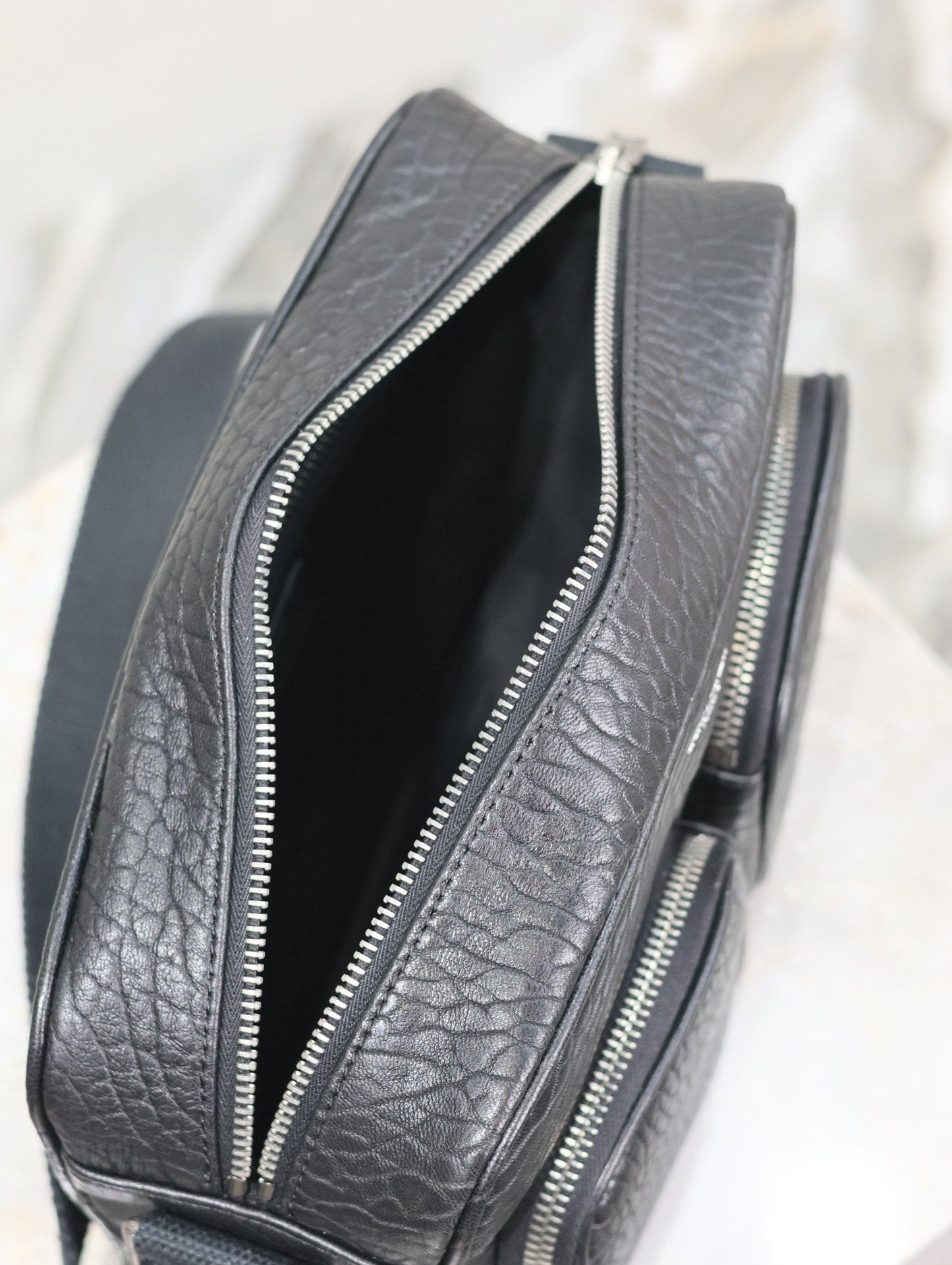 CITY CAMERA BAG 24 IN BLACK ELEPHANT PATTERN LAMBSKIN mysite