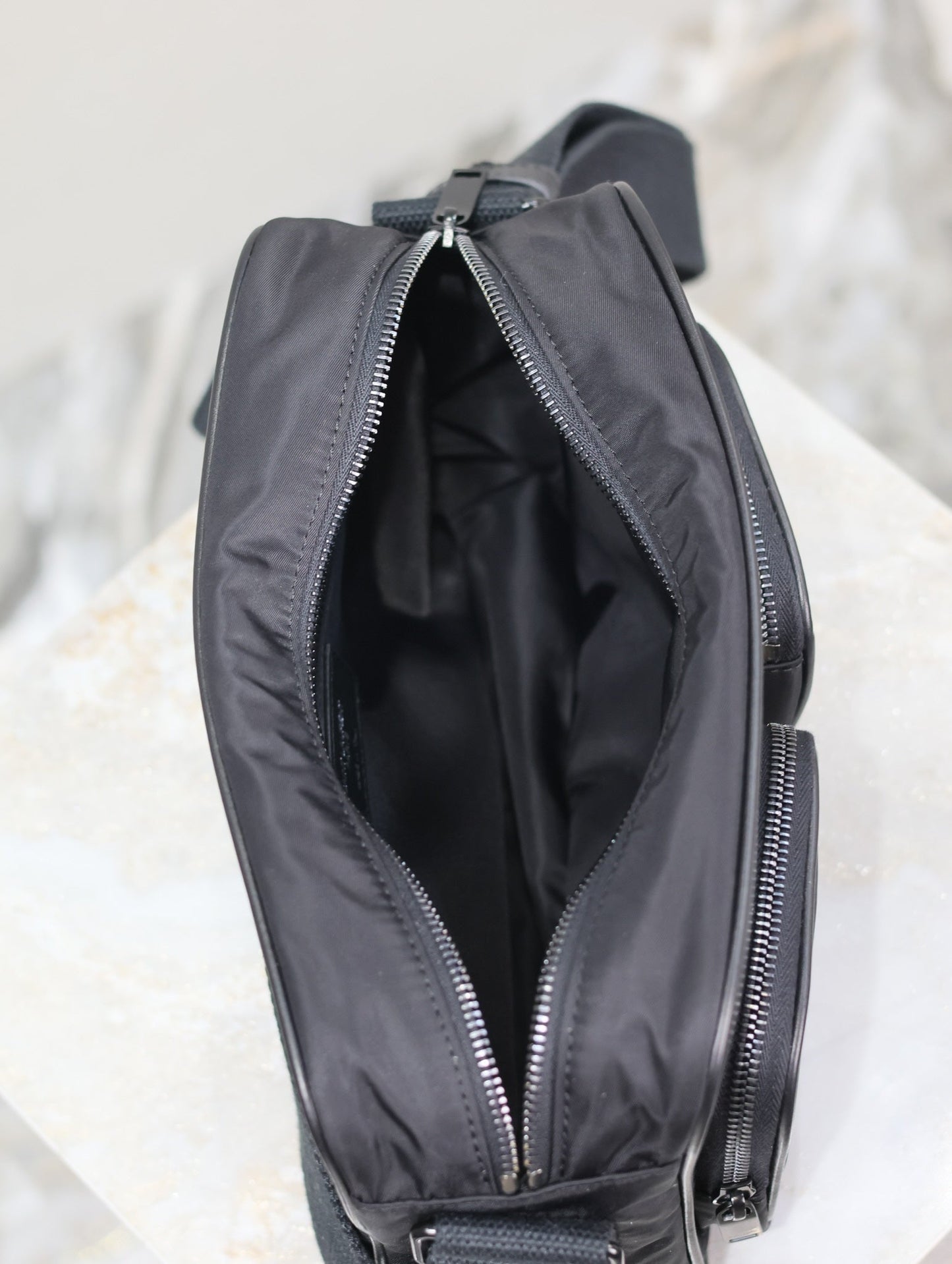 CITY CAMERA BAG 24 IN BLACK ECONYL mysite