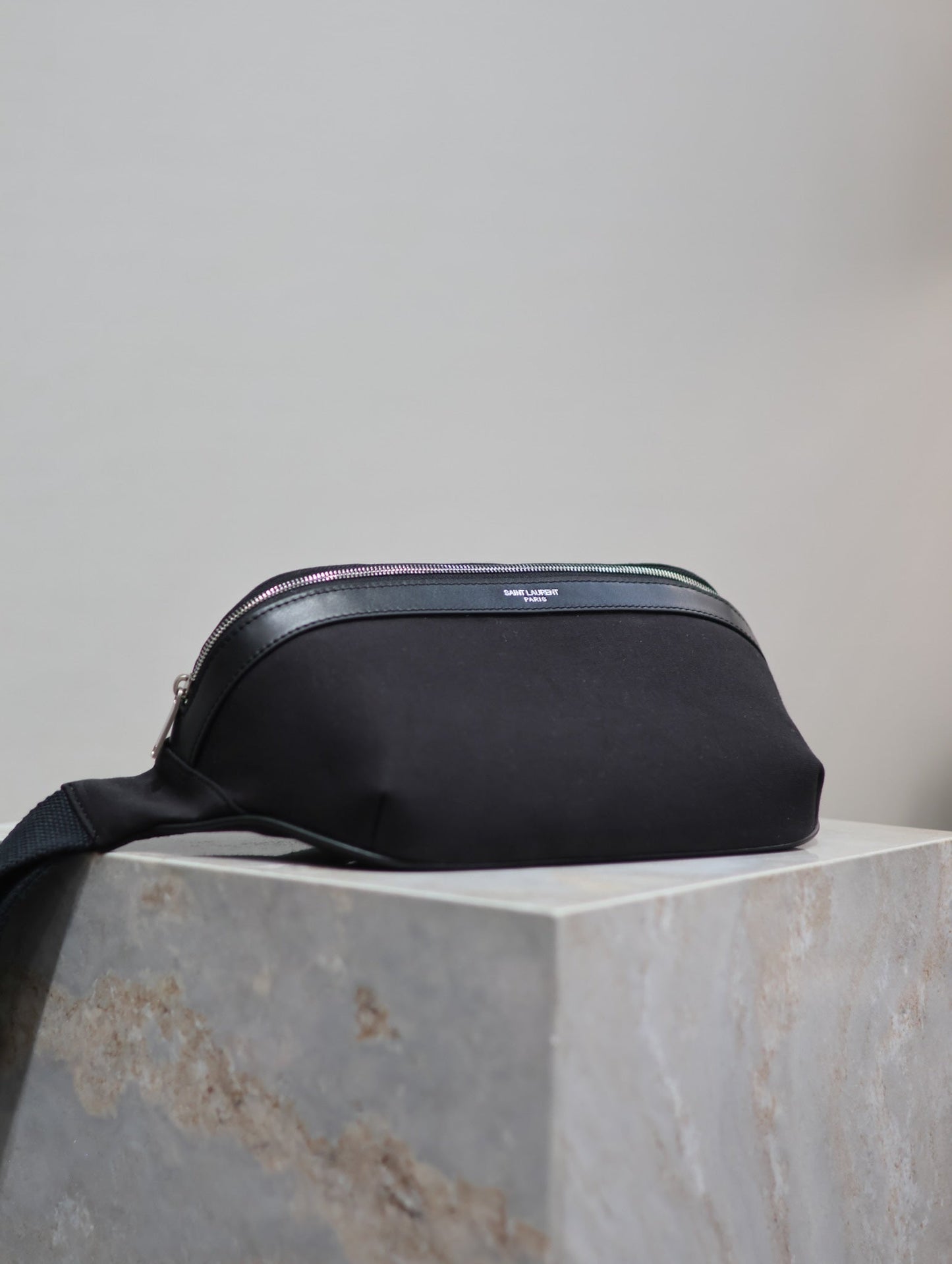 Prada Classic Belt Bag 26cm Black Leather-Trimmed mysite