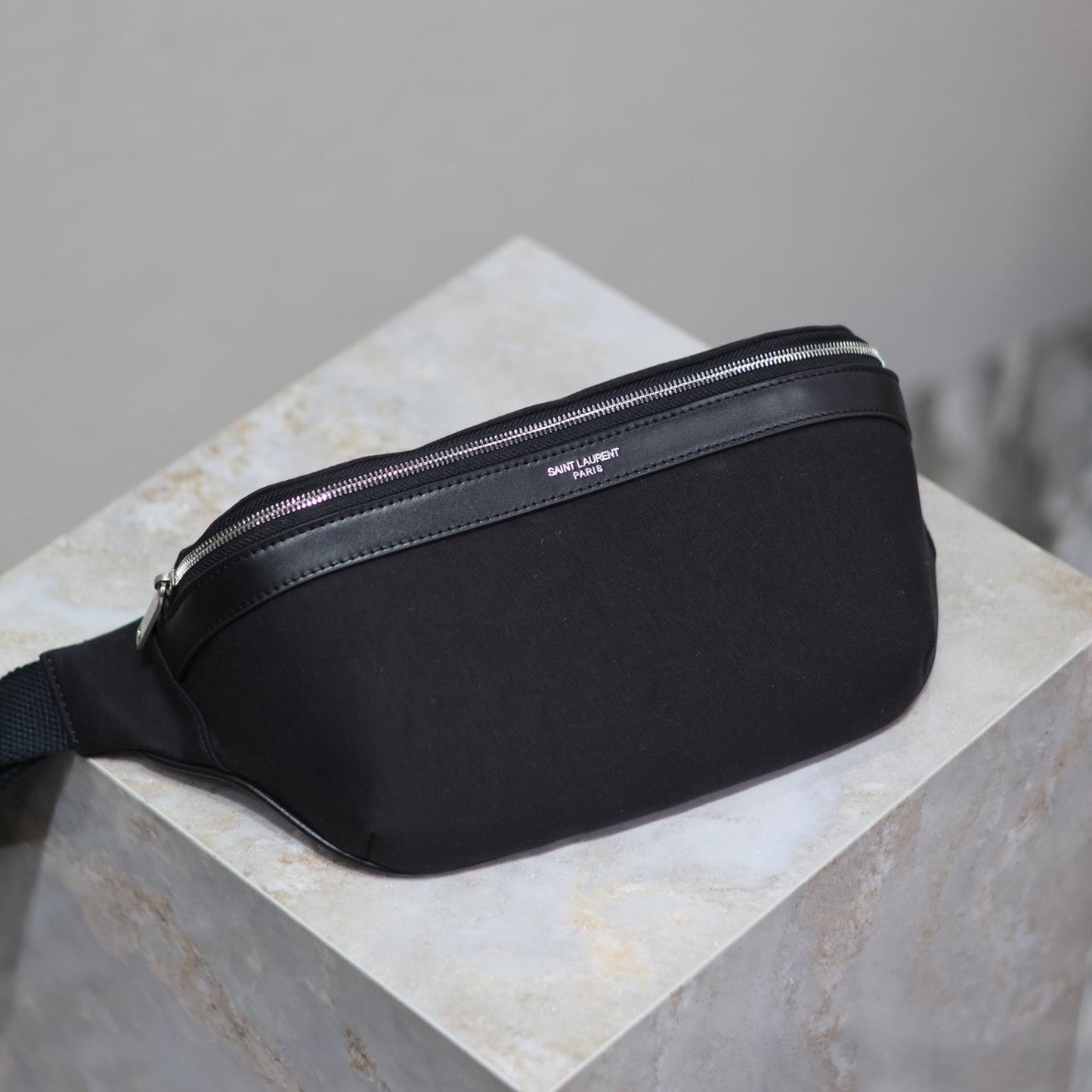 Prada Classic Belt Bag 26cm Black Leather-Trimmed mysite