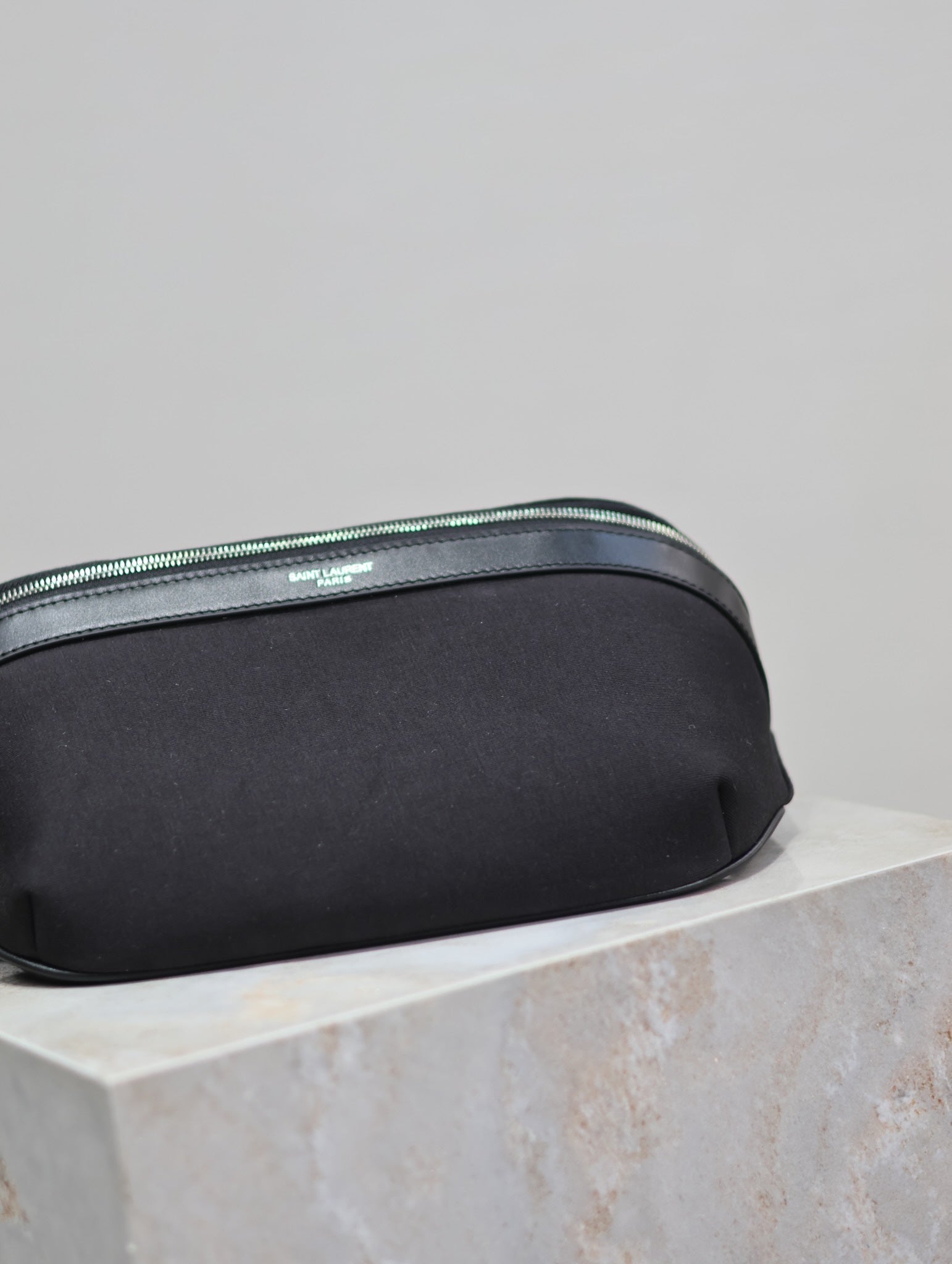 Prada Classic Belt Bag 26cm Black Leather-Trimmed mysite