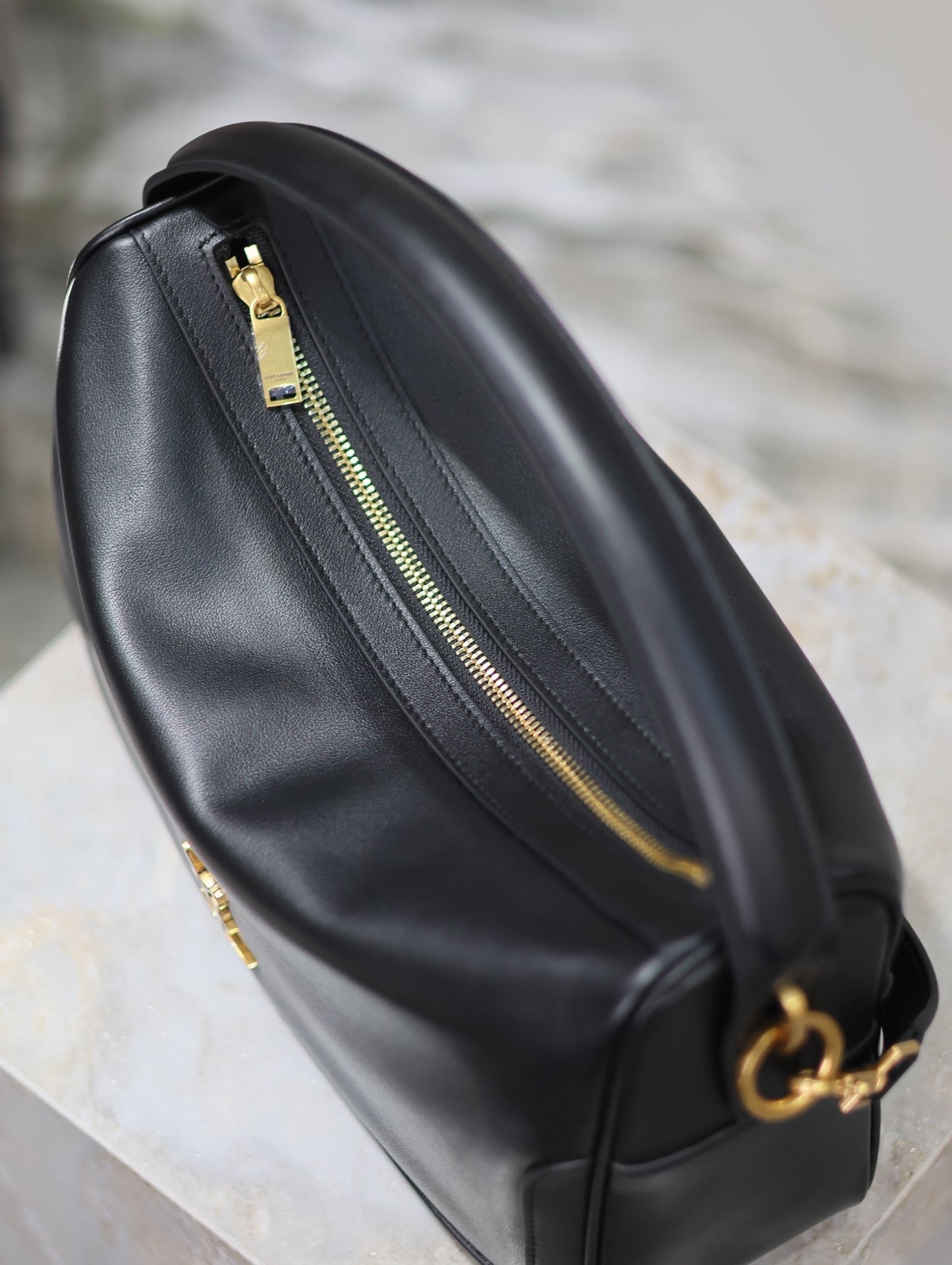 CAMERA SUPPLE BAG 28 IN BLACK SMOOTH LAMBSKIN GOLD HARDWARE mysite