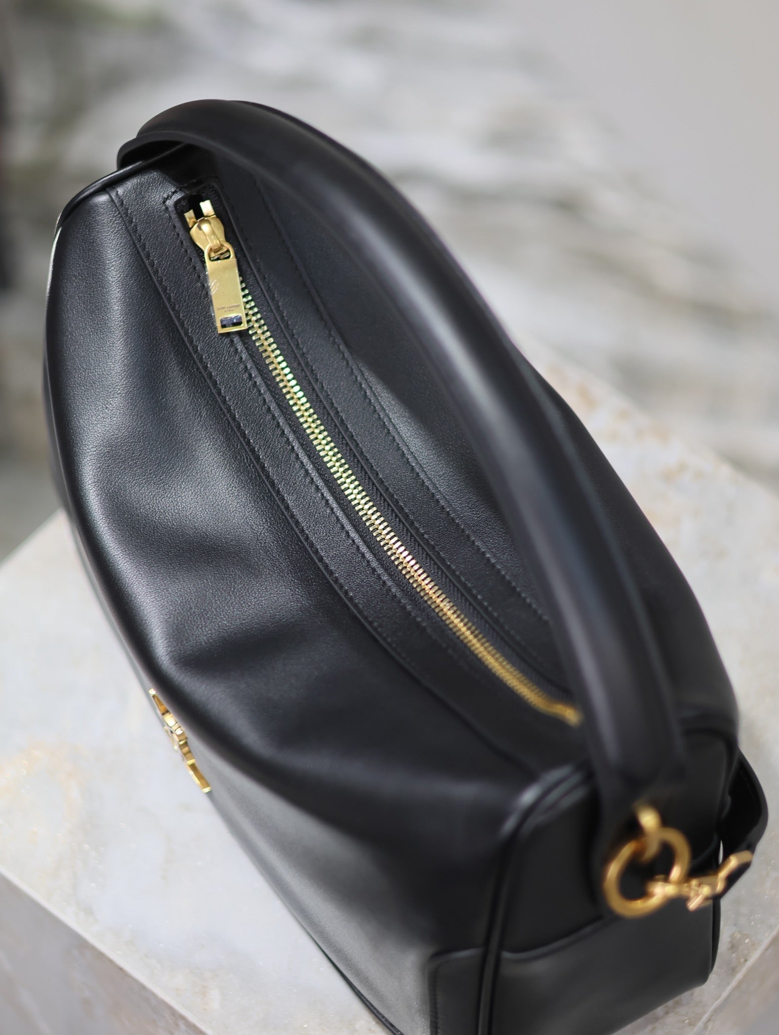 CAMERA SUPPLE BAG 28 IN BLACK SMOOTH LAMBSKIN GOLD HARDWARE mysite