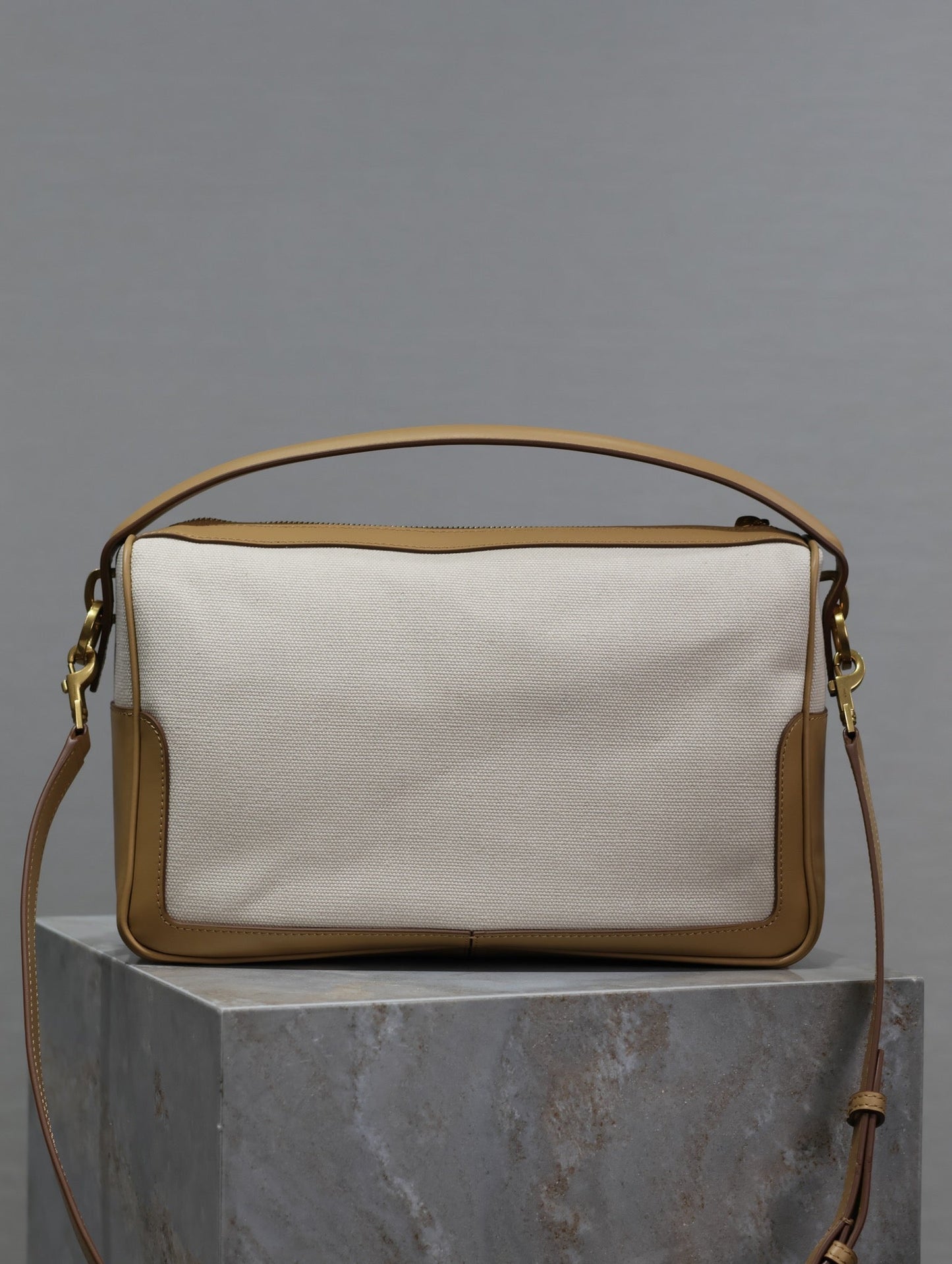 CAMERA SUPPLE BAG 28 IN WHITE CANVAS AND BROWN CALFSKIN TRIM mysite