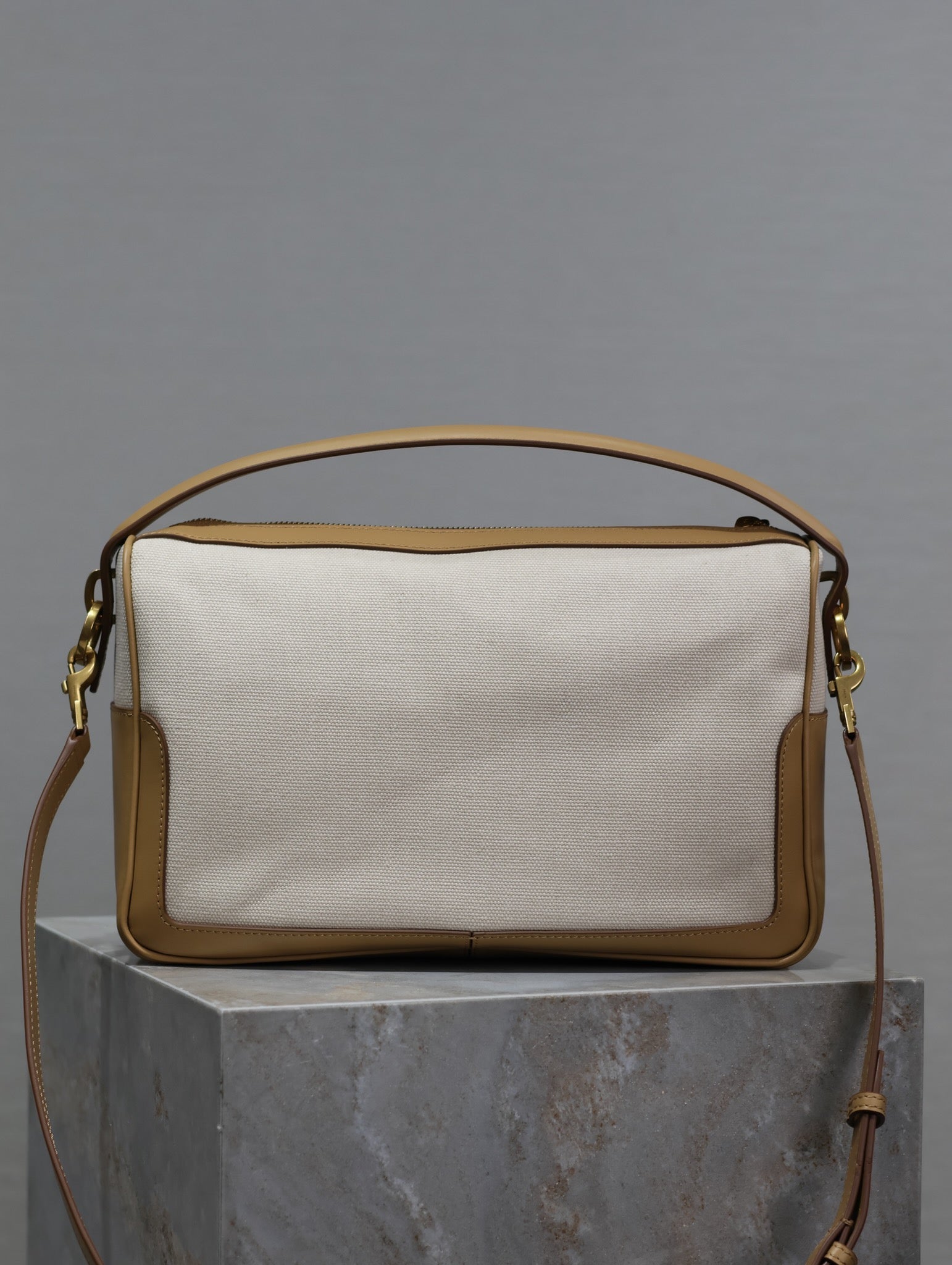 CAMERA SUPPLE BAG 28 IN WHITE CANVAS AND BROWN CALFSKIN TRIM mysite
