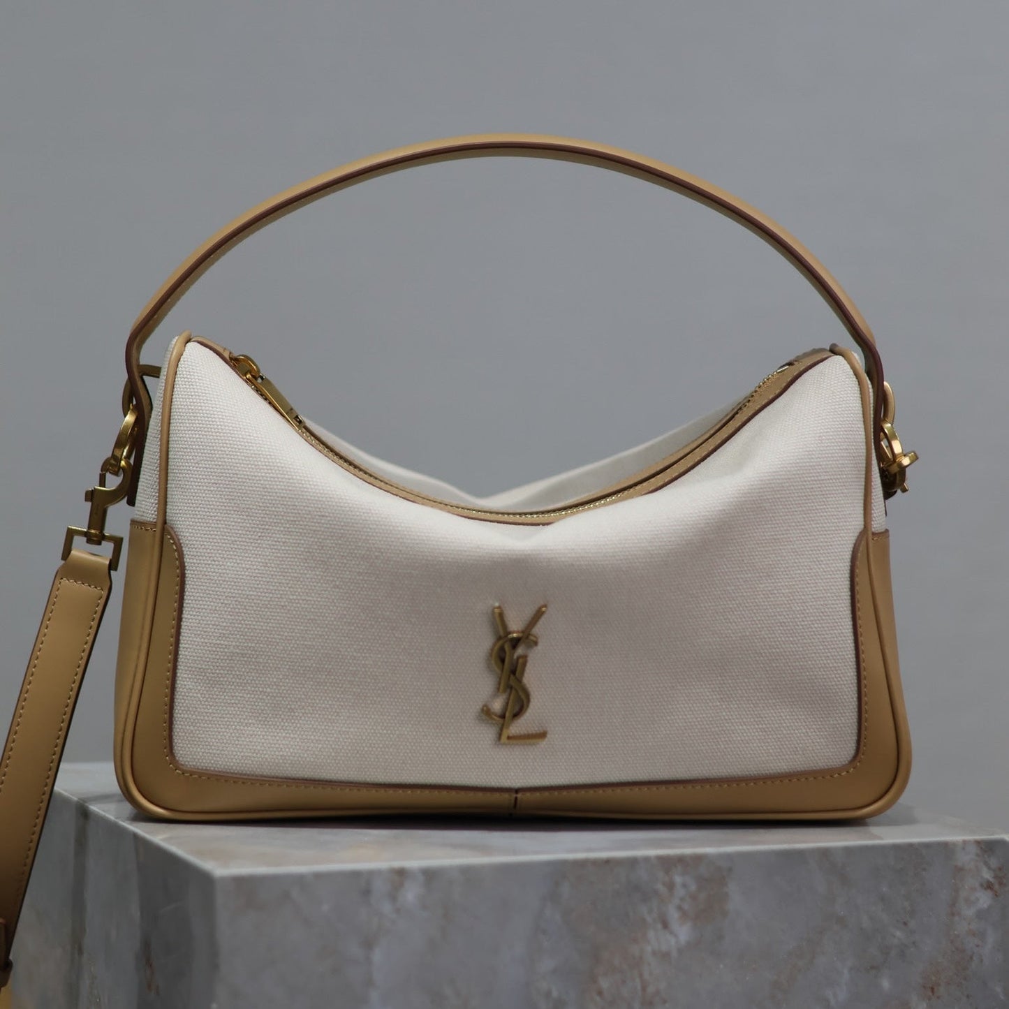 CAMERA SUPPLE BAG 28 IN WHITE CANVAS AND BROWN CALFSKIN TRIM mysite