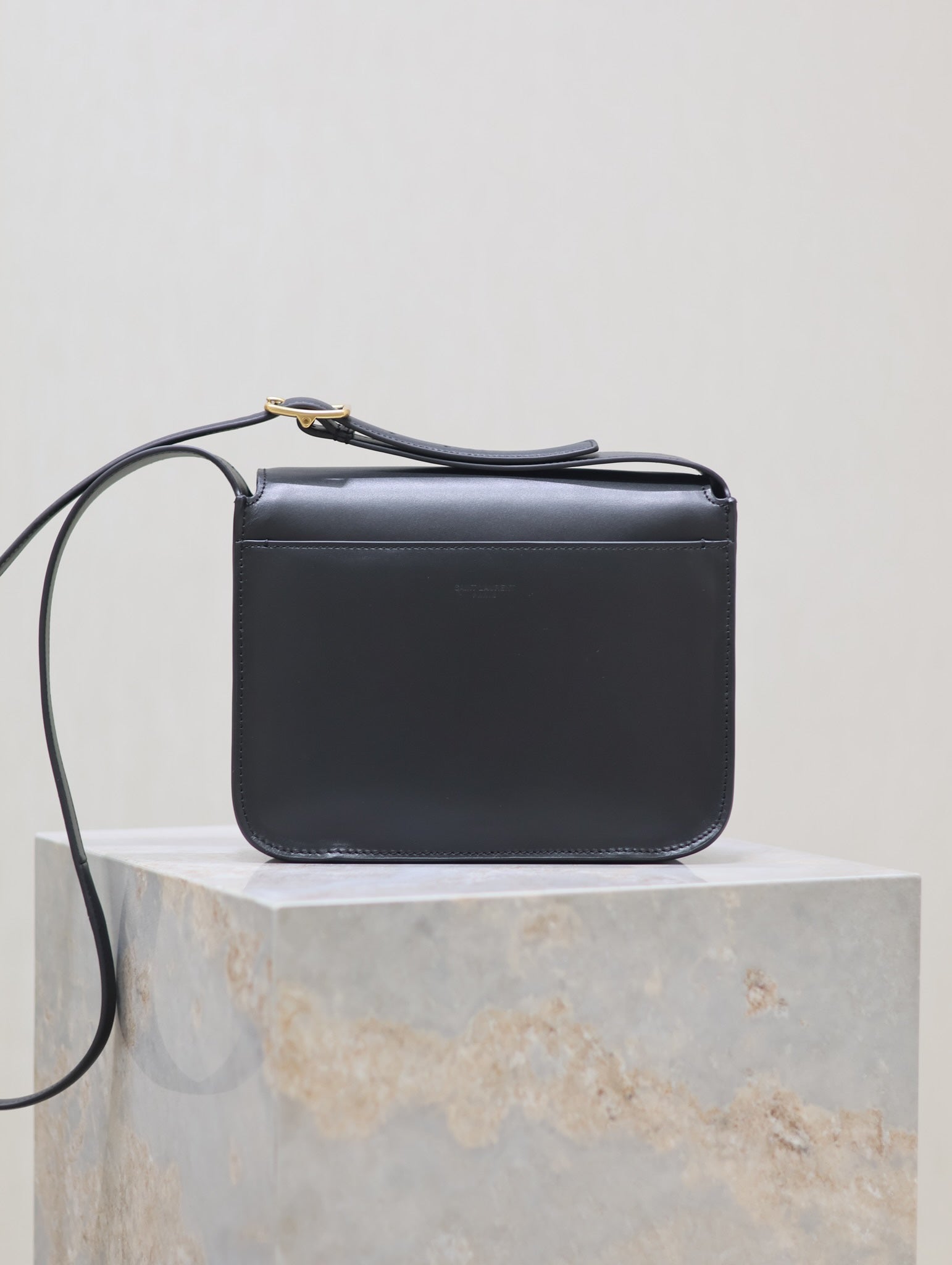 NIKI BABY 22 IN BLACK CALFSKIN GOLD LOGO mysite