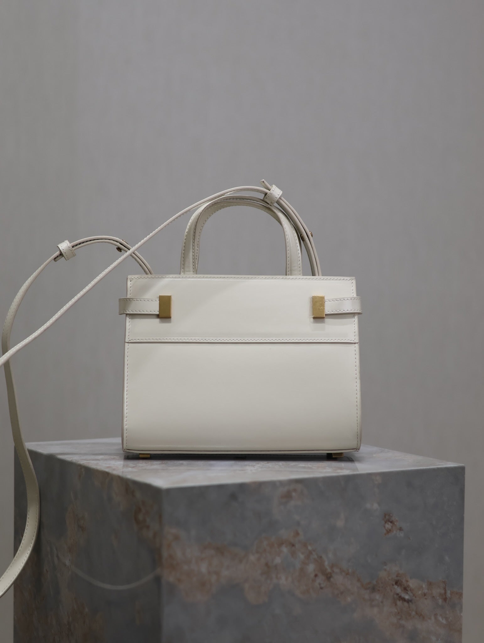 MANHATTAN SMALL TOP HANDLE BAG 21 IN WHITE CALFSKIN GOLD HARDWARE mysite