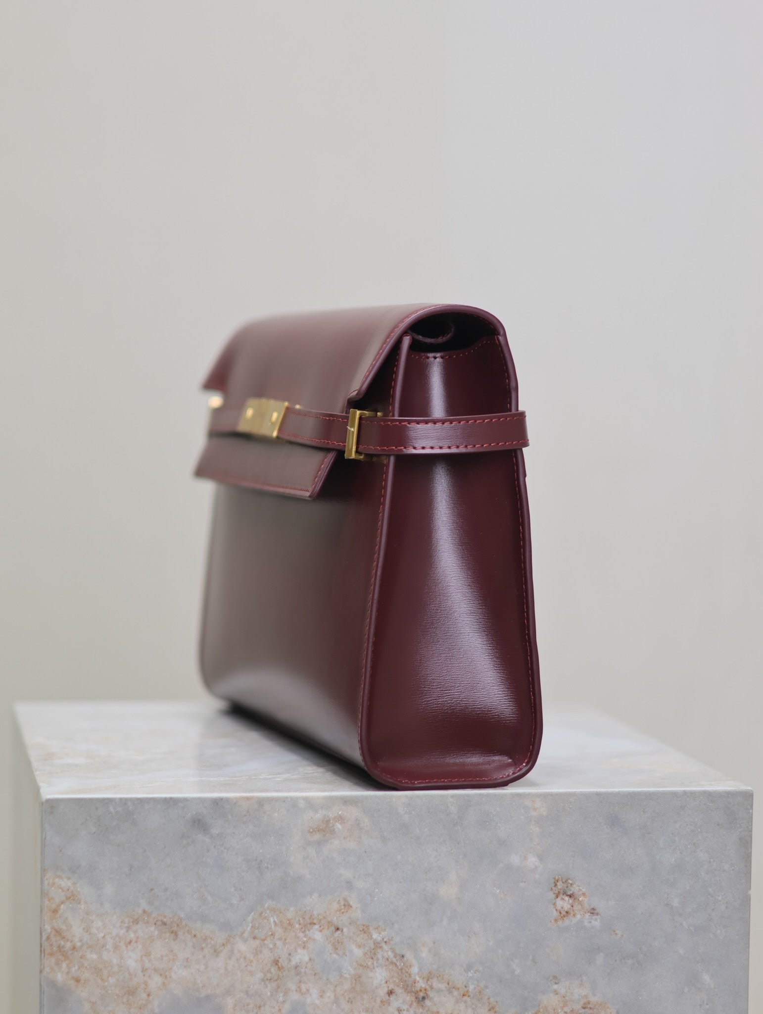 MANHATTAN MEDIUM 29 IN WINE RED SMOOTH CALFSKIN GOLD BUCKLE mysite