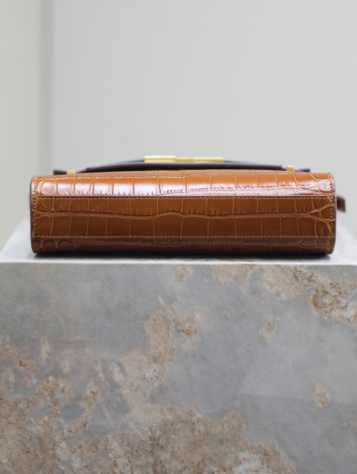 MANHATTAN SMALL 24 IN BROWN CROCODILE PATTERN CALFSKIN GOLD BUCKLE mysite