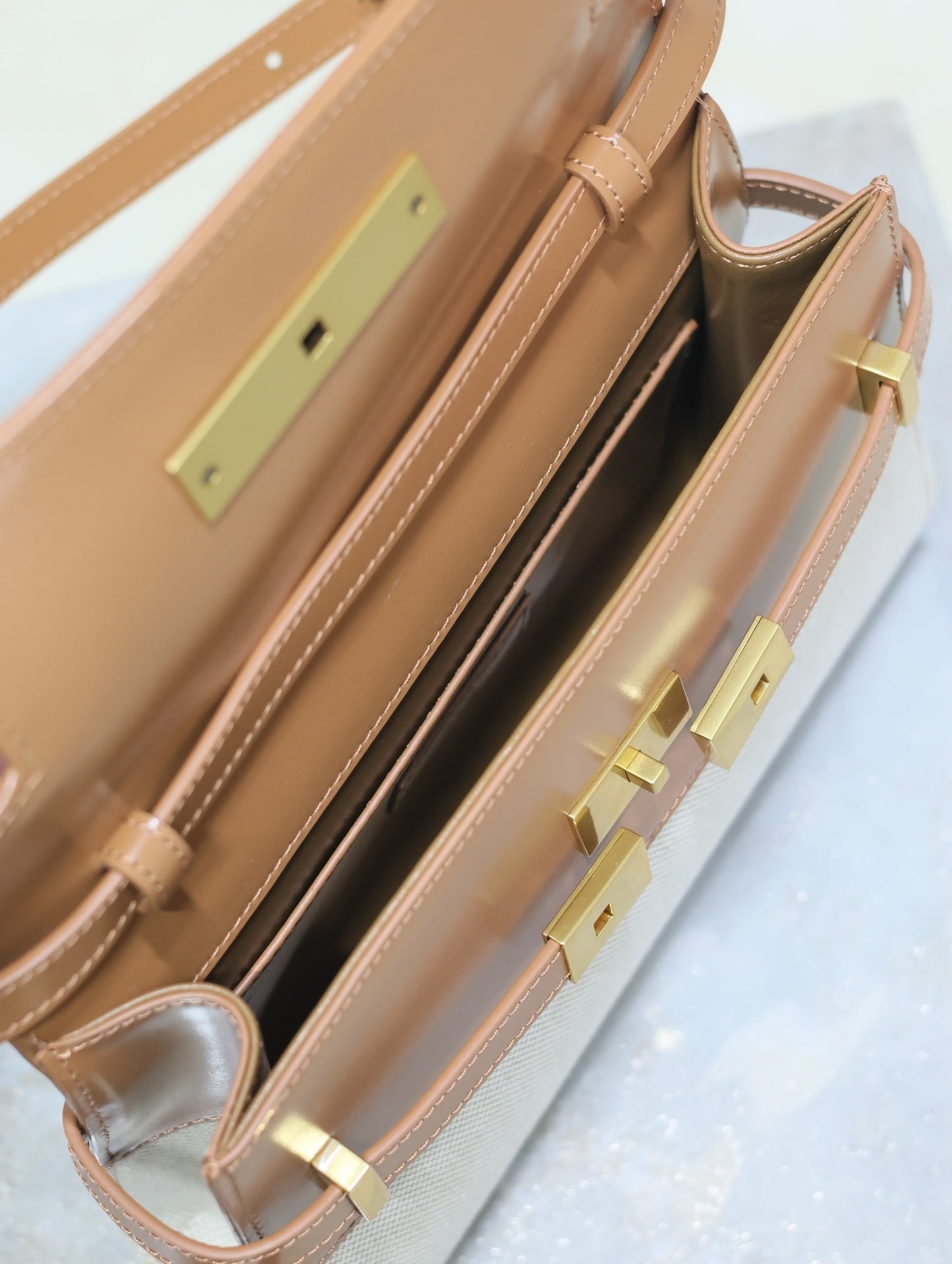 MANHATTAN SMALL 24 IN WHITE CANVAS AND BROWN CALFSKIN GOLD HARDWARE mysite