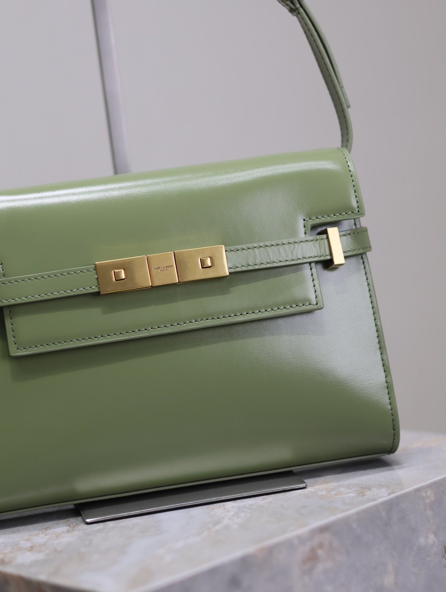 MANHATTAN SMALL 24 IN OLIVE GREEN SMOOTH LAMBSKIN GOLD HARDWARE mysite