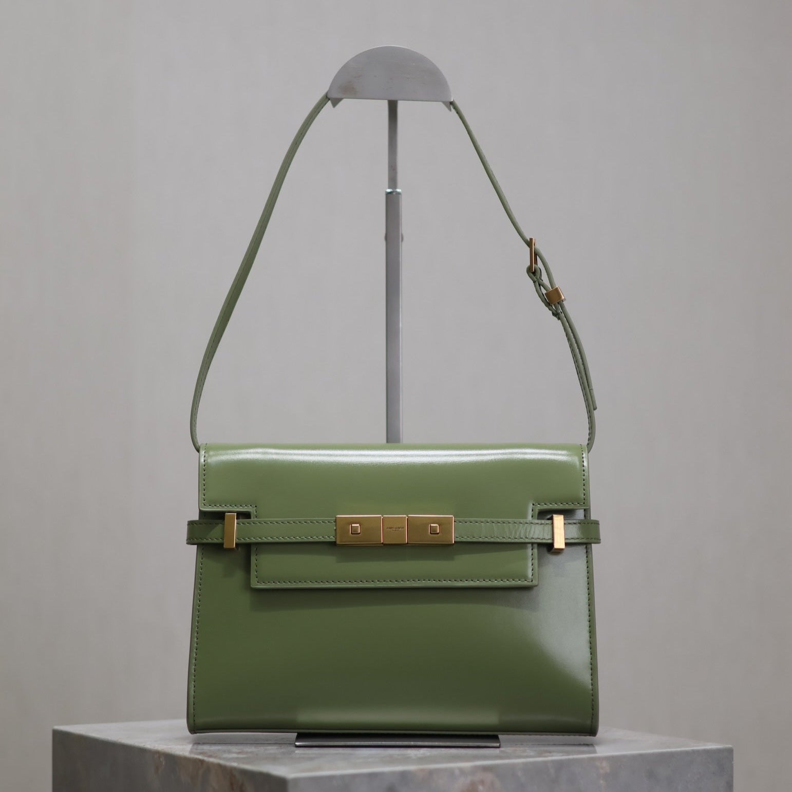 MANHATTAN SMALL 24 IN OLIVE GREEN SMOOTH LAMBSKIN GOLD HARDWARE mysite