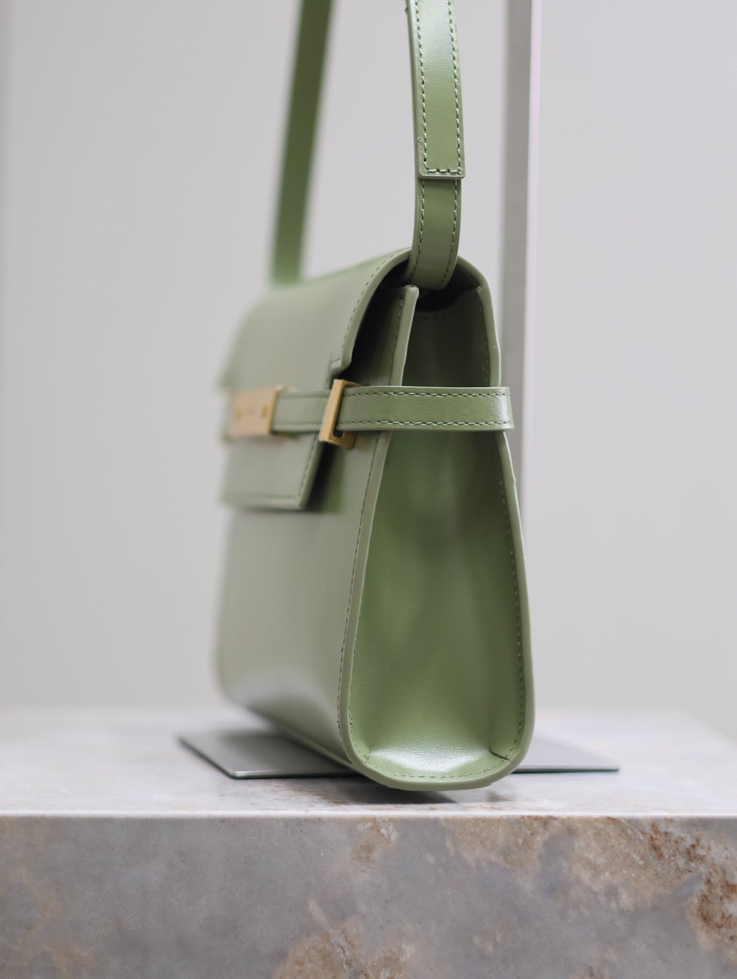 MANHATTAN SMALL 24 IN OLIVE GREEN SMOOTH LAMBSKIN GOLD HARDWARE mysite