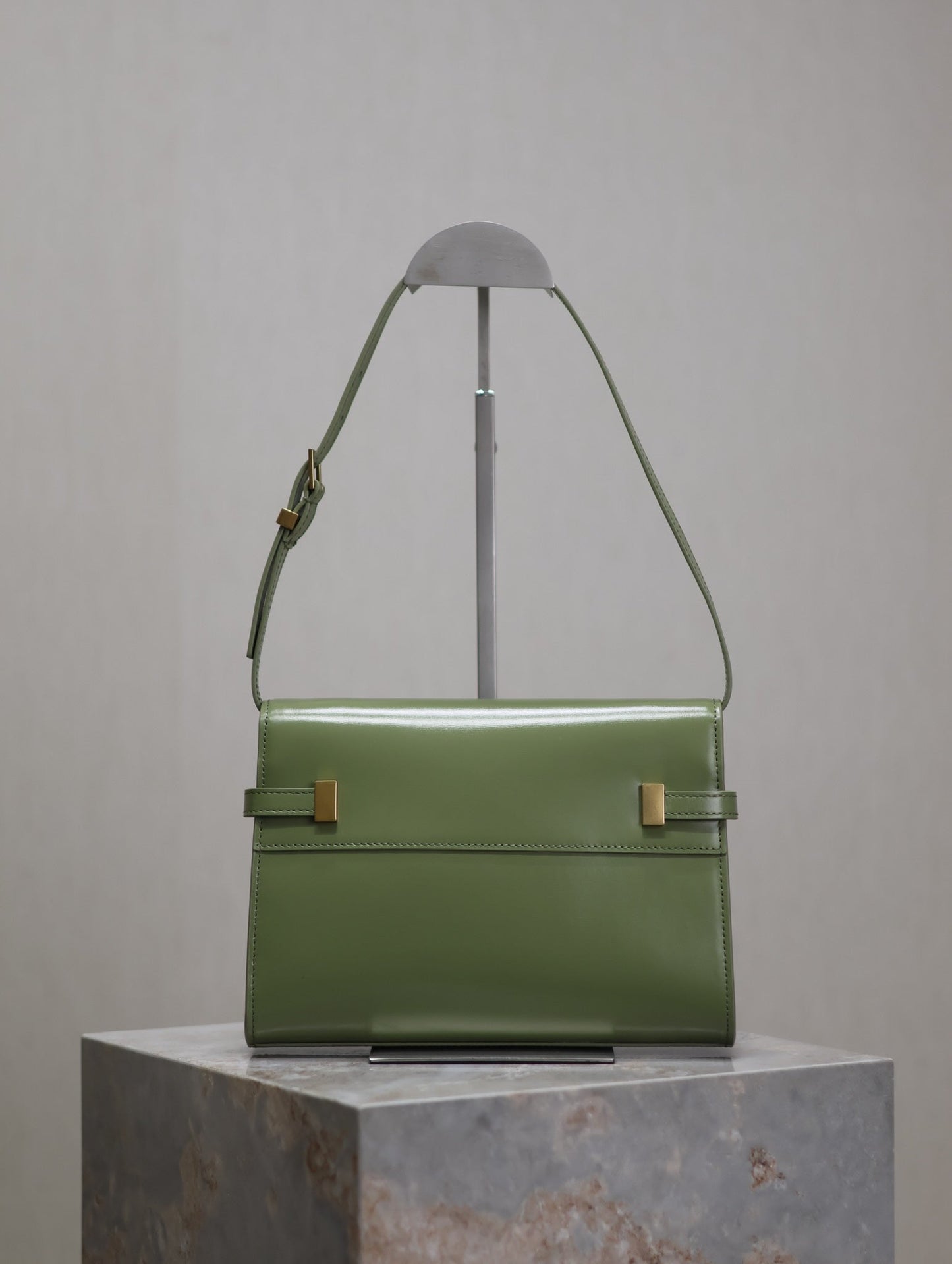 MANHATTAN SMALL 24 IN OLIVE GREEN SMOOTH LAMBSKIN GOLD HARDWARE mysite
