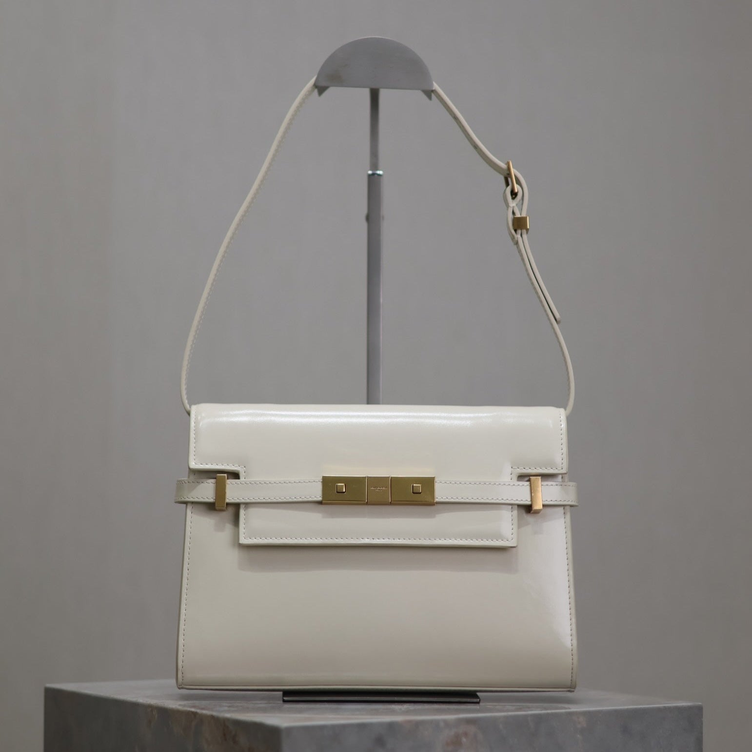 MANHATTAN SMALL 24 IN WHITE SMOOTH LAMBSKIN GOLD HARDWARE mysite