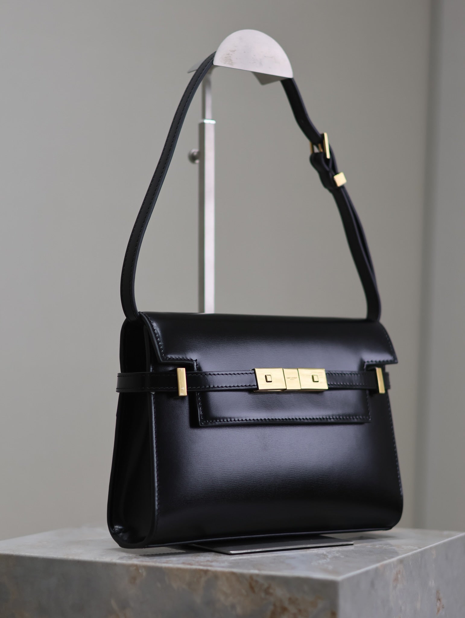MANHATTAN SMALL 24 IN BLACK SMOOTH LAMBSKIN GOLD HARDWARE mysite