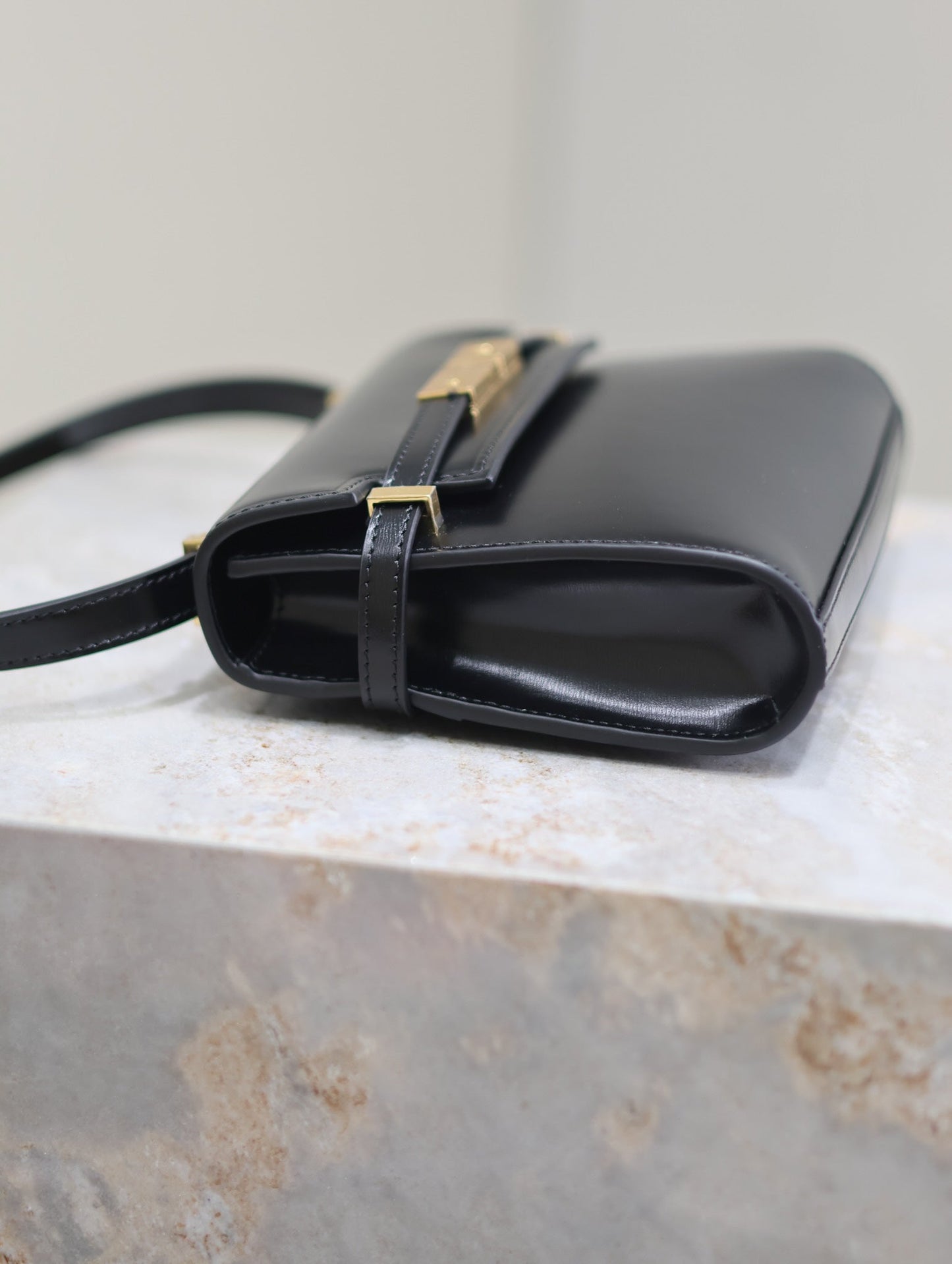 MANHATTAN MINI 19 IN BLACK SMOOTH LAMBSKIN GOLD BUCKLE mysite