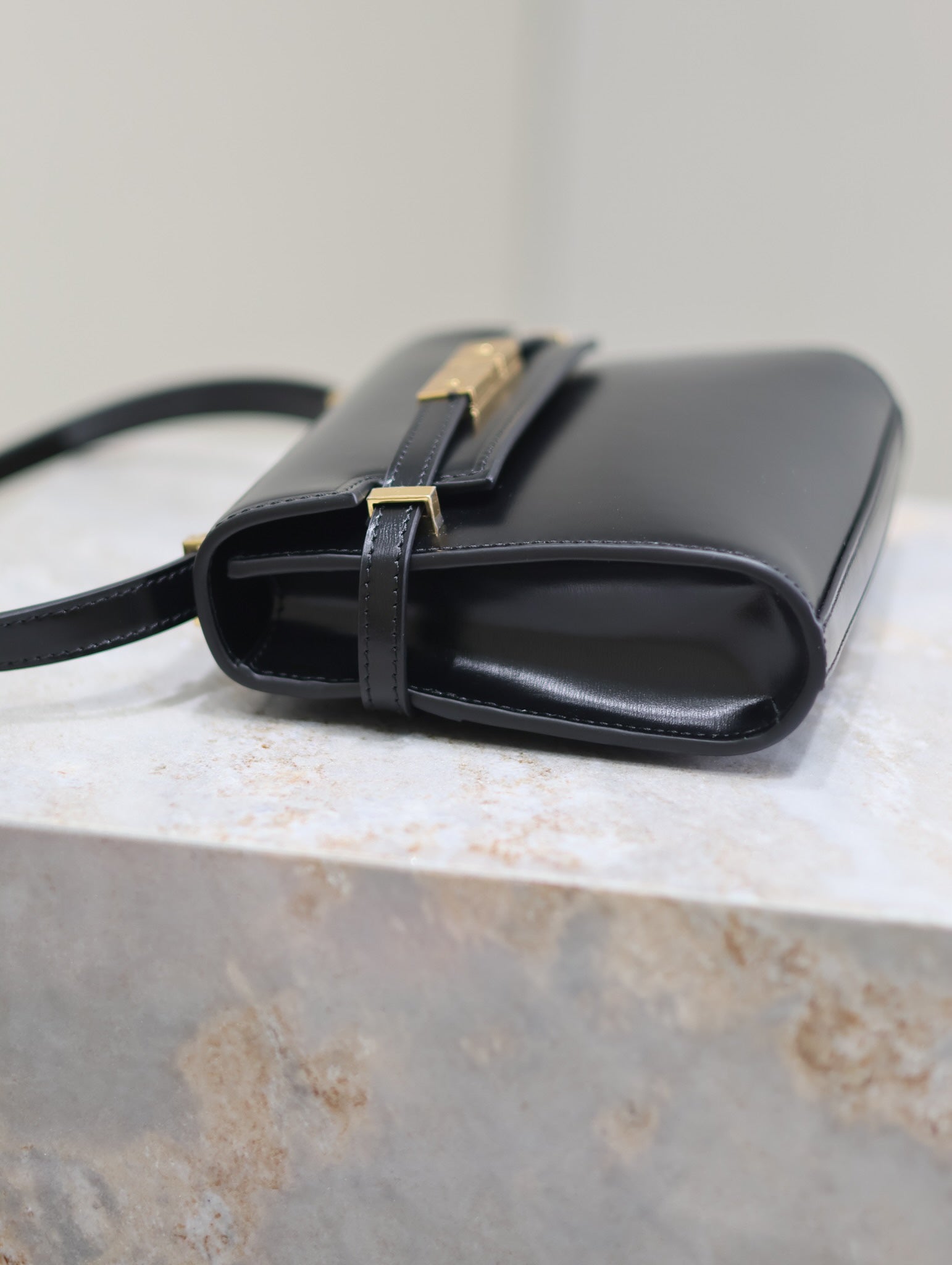 MANHATTAN MINI 19 IN BLACK SMOOTH LAMBSKIN GOLD BUCKLE mysite