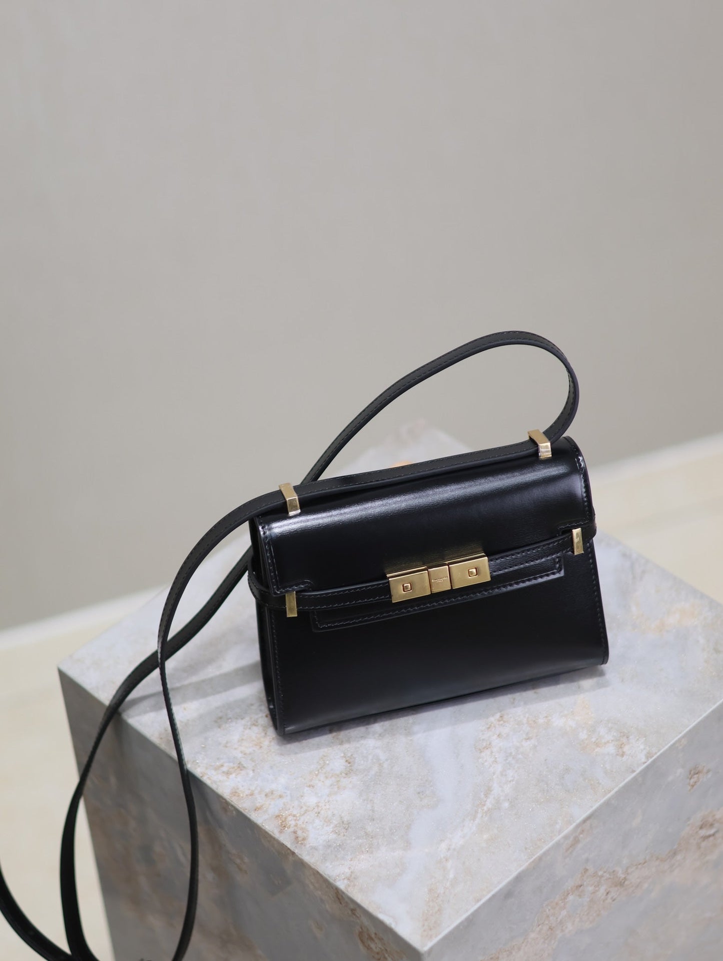 MANHATTAN MINI 19 IN BLACK SMOOTH LAMBSKIN GOLD BUCKLE mysite