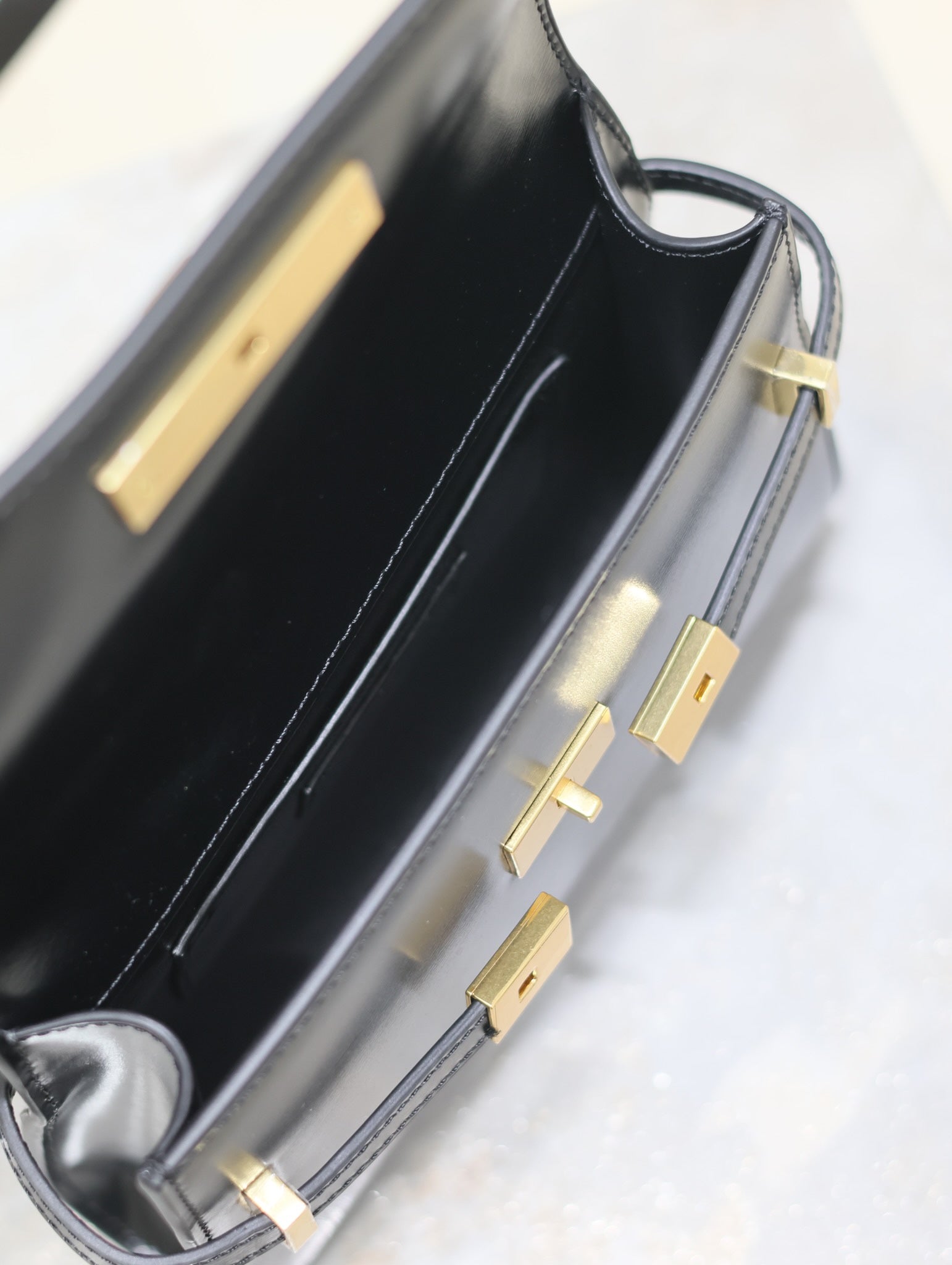 MANHATTAN MINI 19 IN BLACK SMOOTH LAMBSKIN GOLD BUCKLE mysite