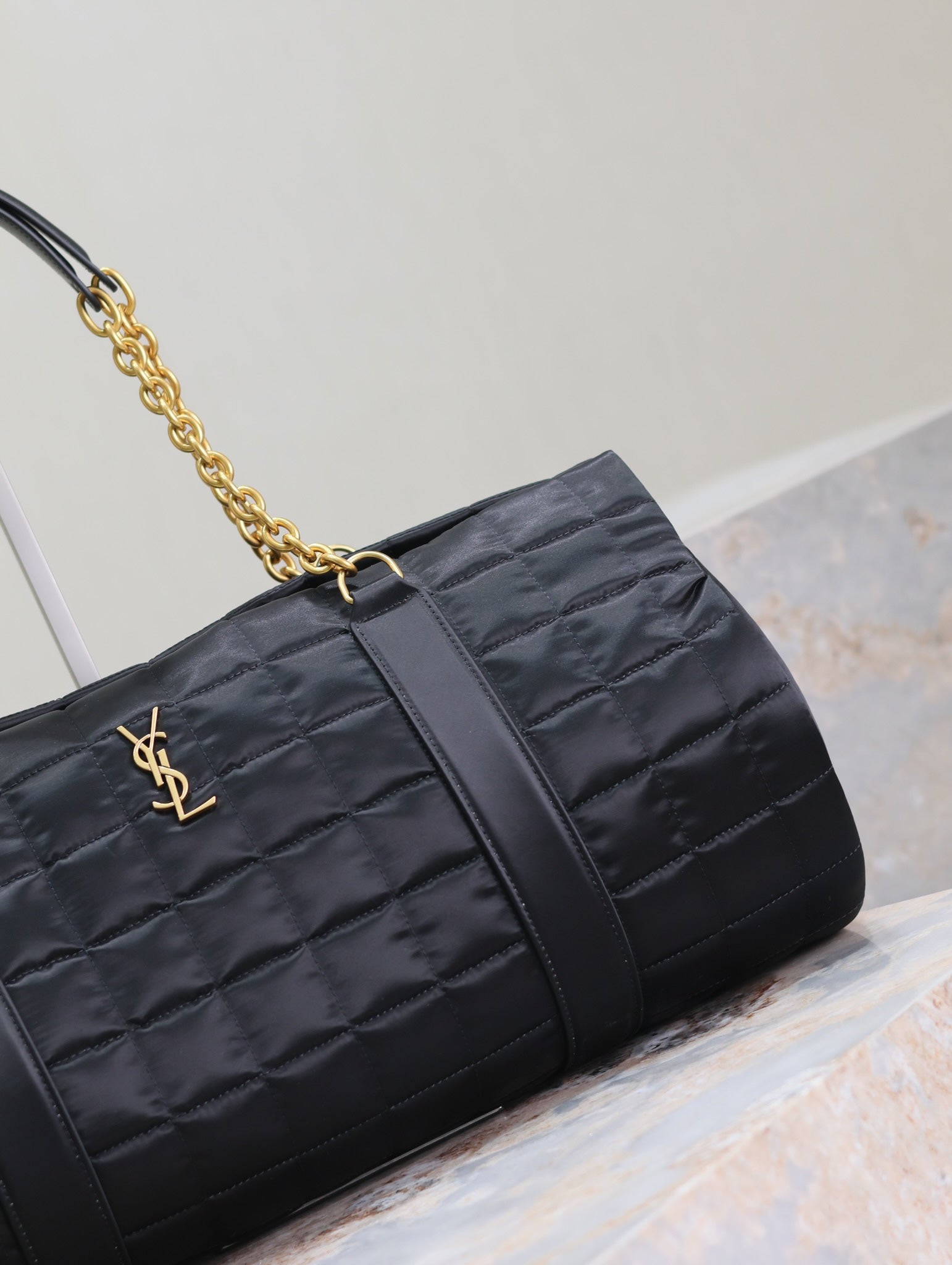 TRAVEL BAG 42 IN BLACK NYLON AND LEATHER TRIM GOLD HARDWARE mysite