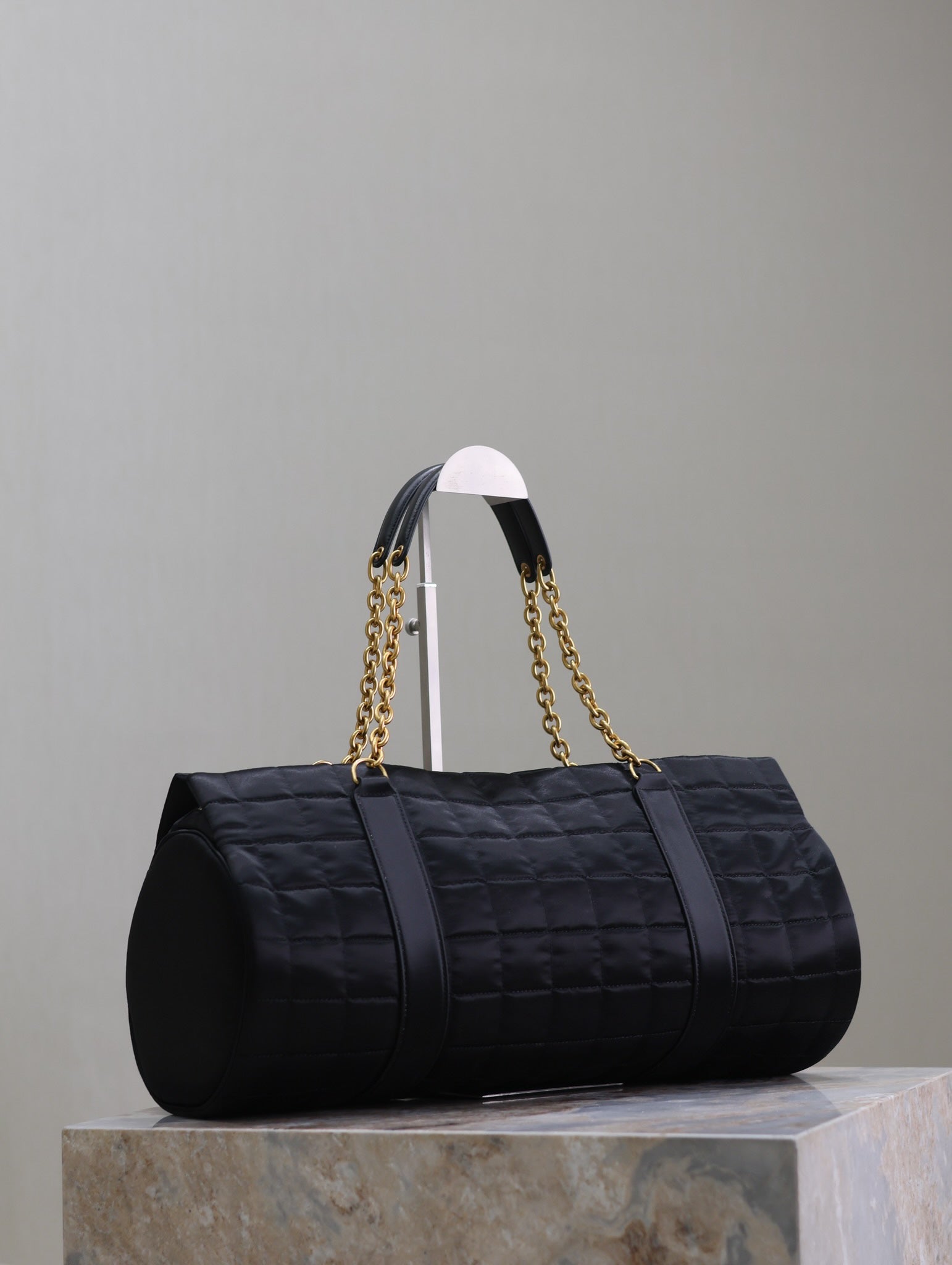 TRAVEL BAG 42 IN BLACK NYLON AND LEATHER TRIM GOLD HARDWARE mysite