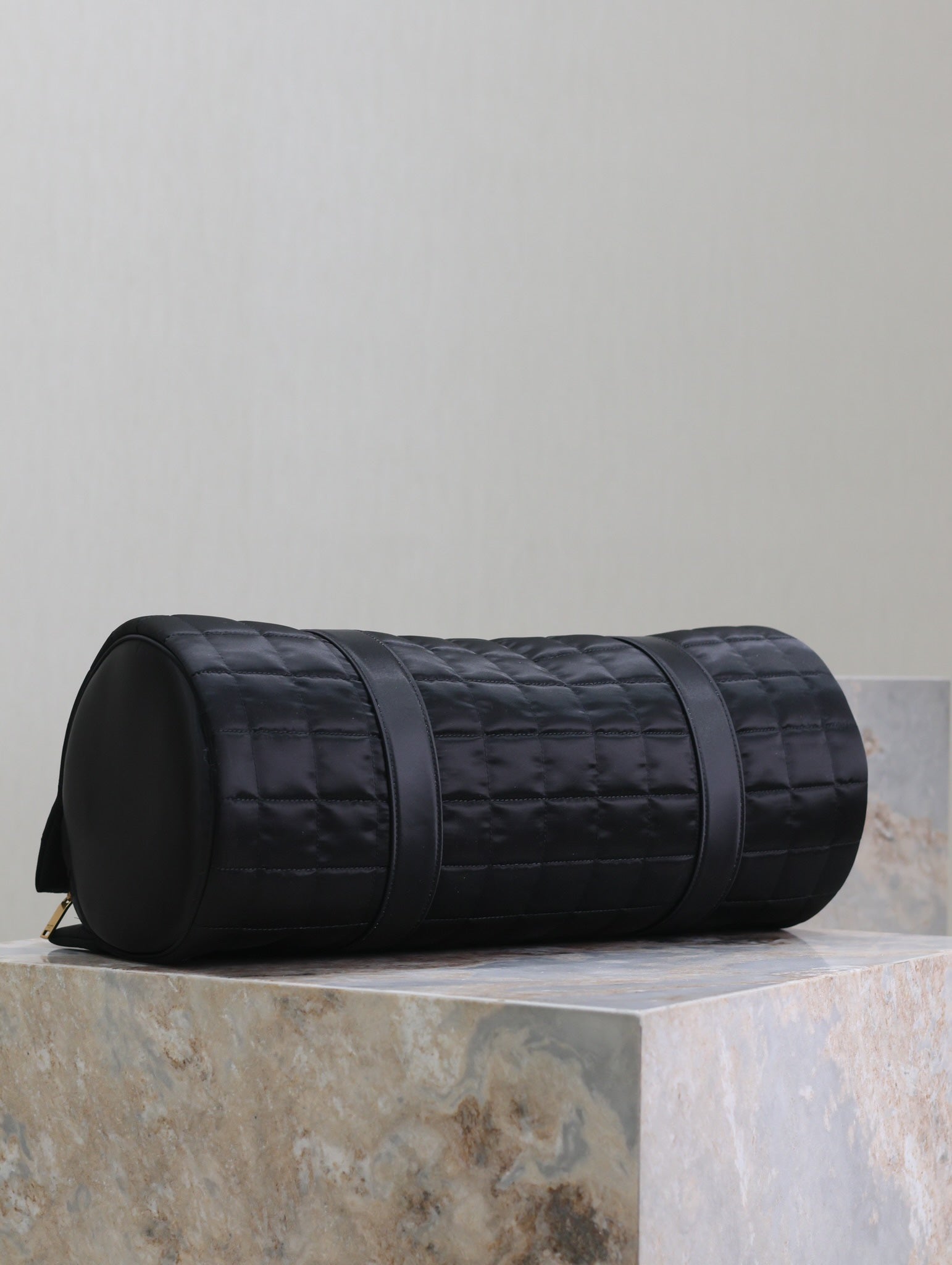 TRAVEL BAG 42 IN BLACK NYLON AND LEATHER TRIM GOLD HARDWARE mysite