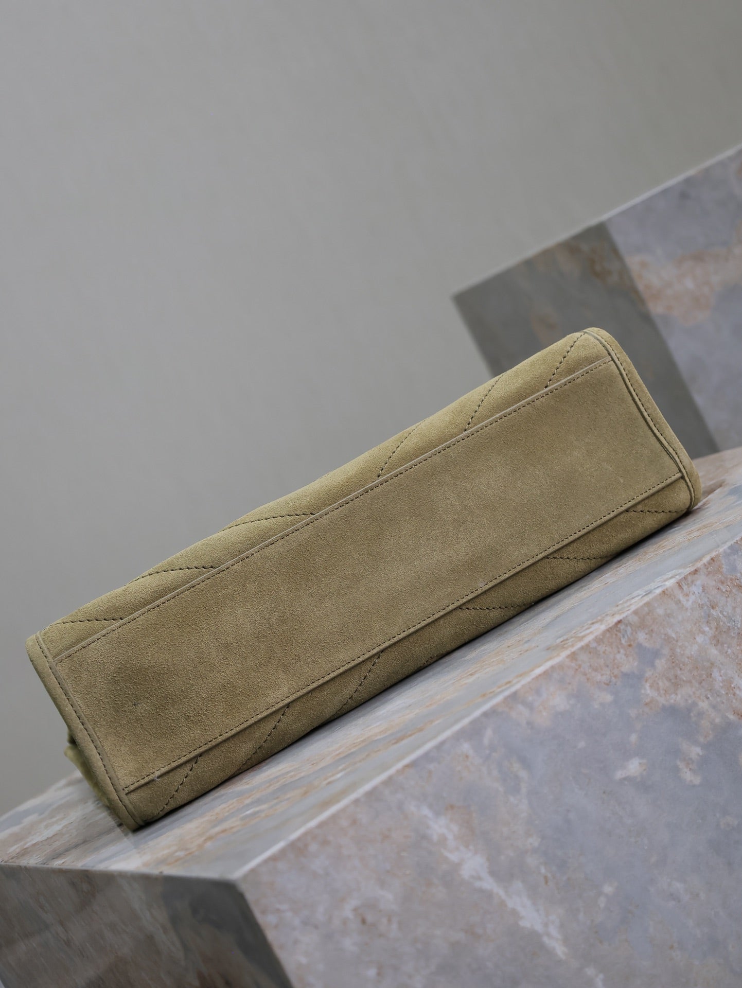 NIKI SHOPPING BAG 33 IN ECRU BEIGE SUEDE GOLD HARDWARE mysite