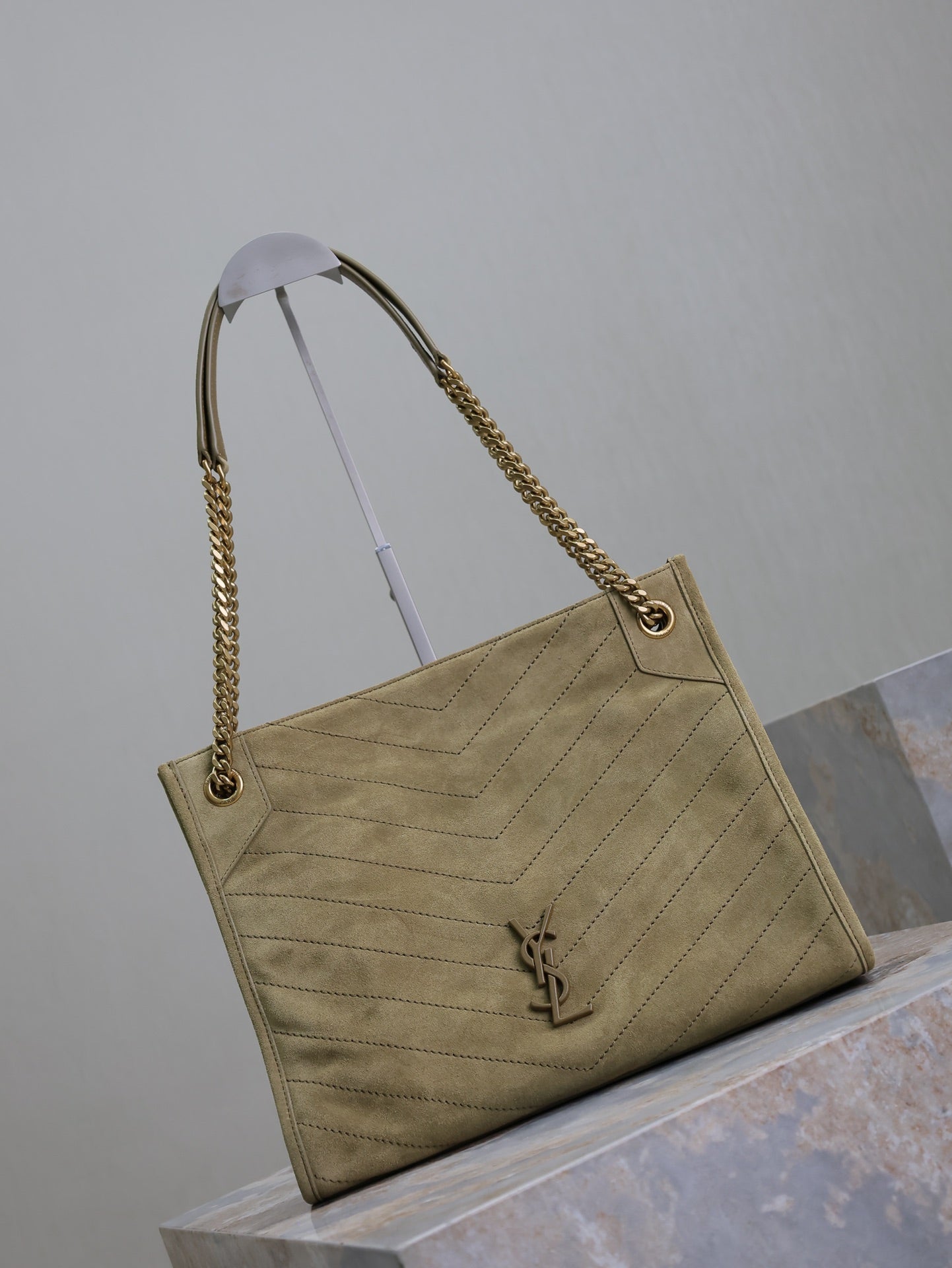 NIKI SHOPPING BAG 33 IN ECRU BEIGE SUEDE GOLD HARDWARE mysite