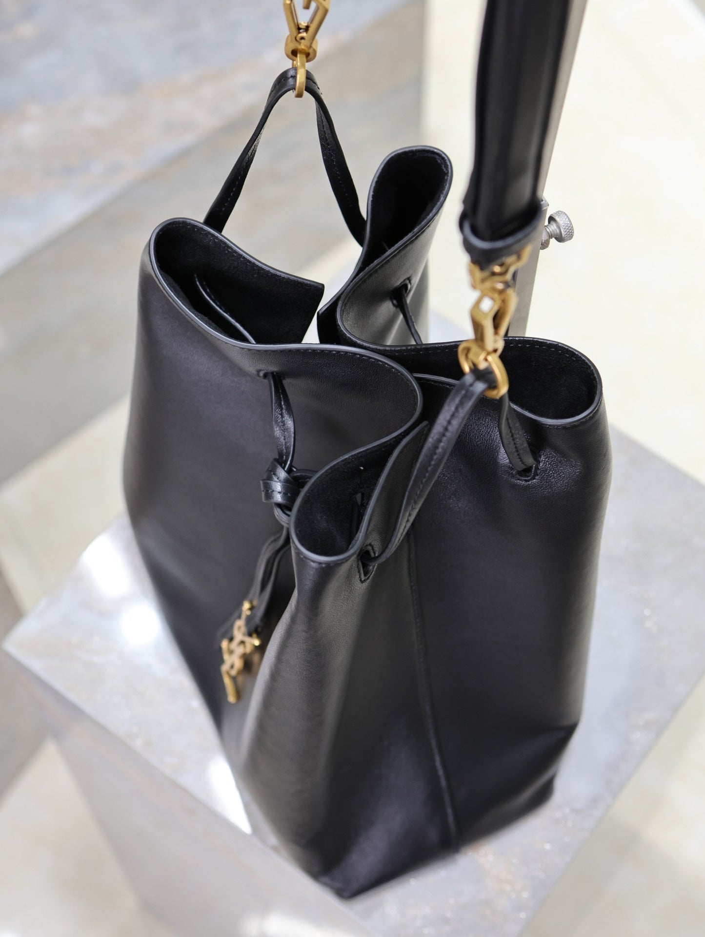 POCHON BUCKET BAG 30 IN BLACK LAMBSKIN GOLD HARDWARE mysite