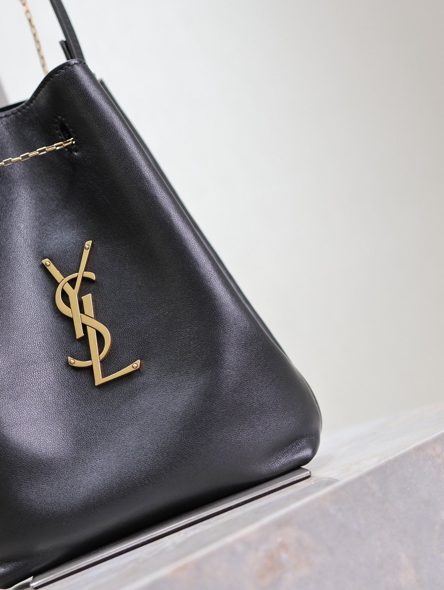 POCHON BUCKET BAG 20 IN BLACK LAMBSKIN GOLD HARDWARE mysite