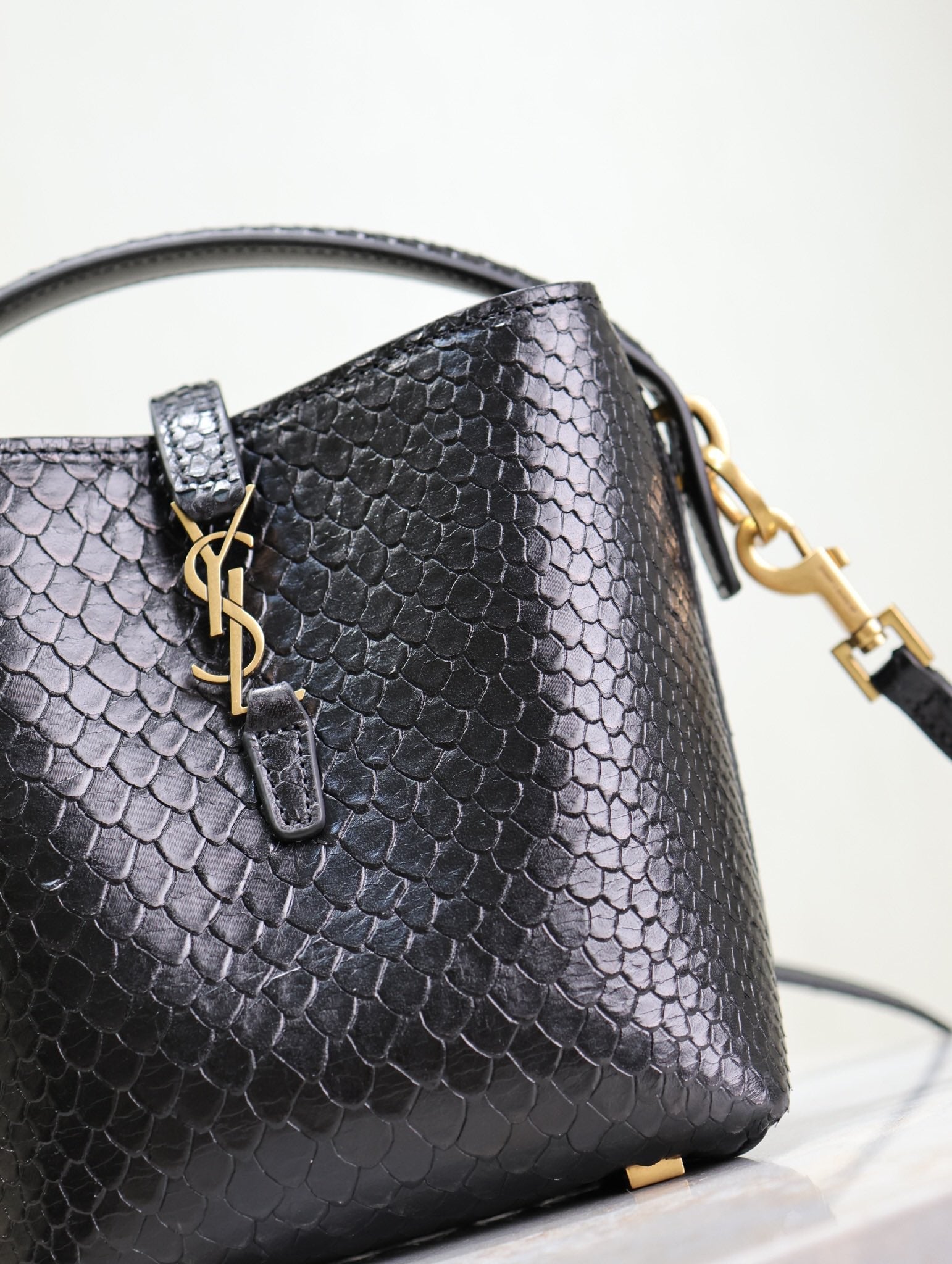 LE 37 MINI BAG 15 IN BLACK SNAKE PATTERN CALFSKIN mysite