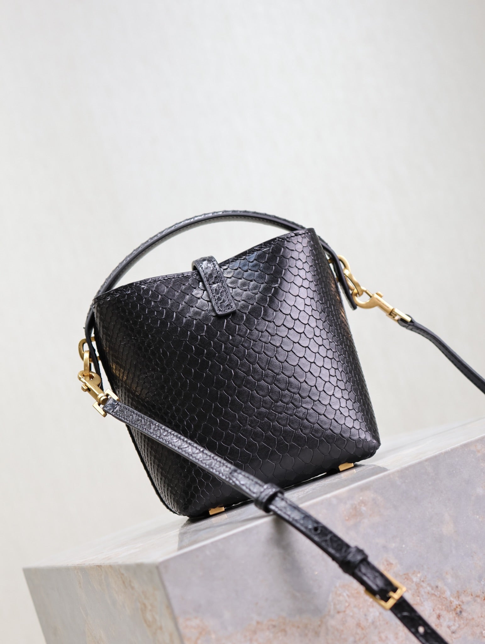 LE 37 MINI BAG 15 IN BLACK SNAKE PATTERN CALFSKIN mysite