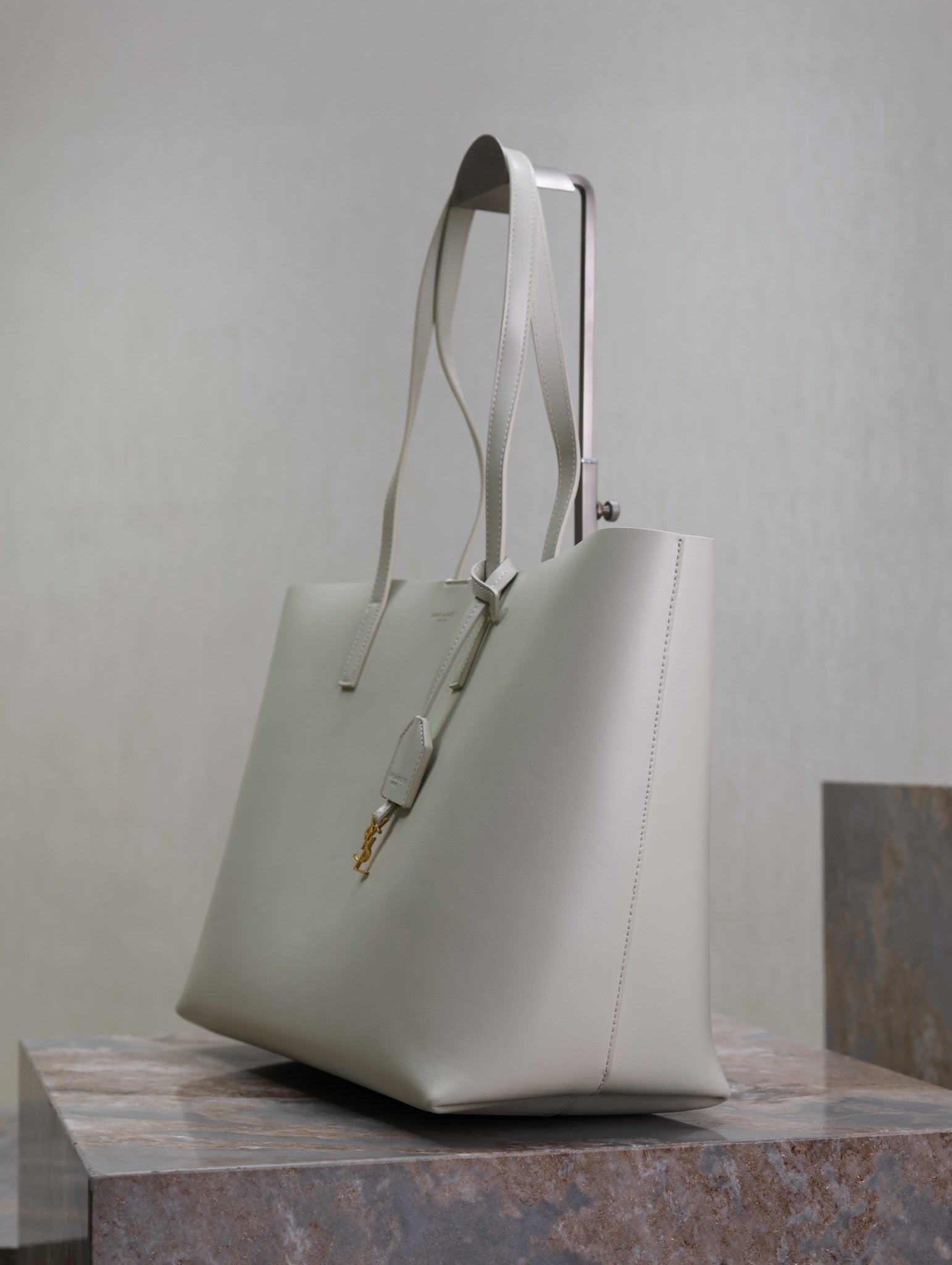 SHOPPING TOTE BAG 38 IN WHITE CALFSKIN mysite
