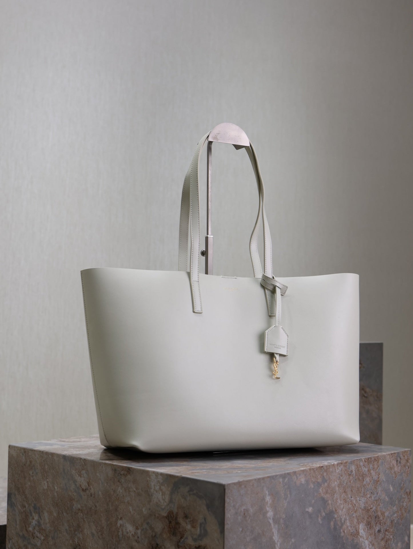 SHOPPING TOTE BAG 38 IN WHITE CALFSKIN mysite