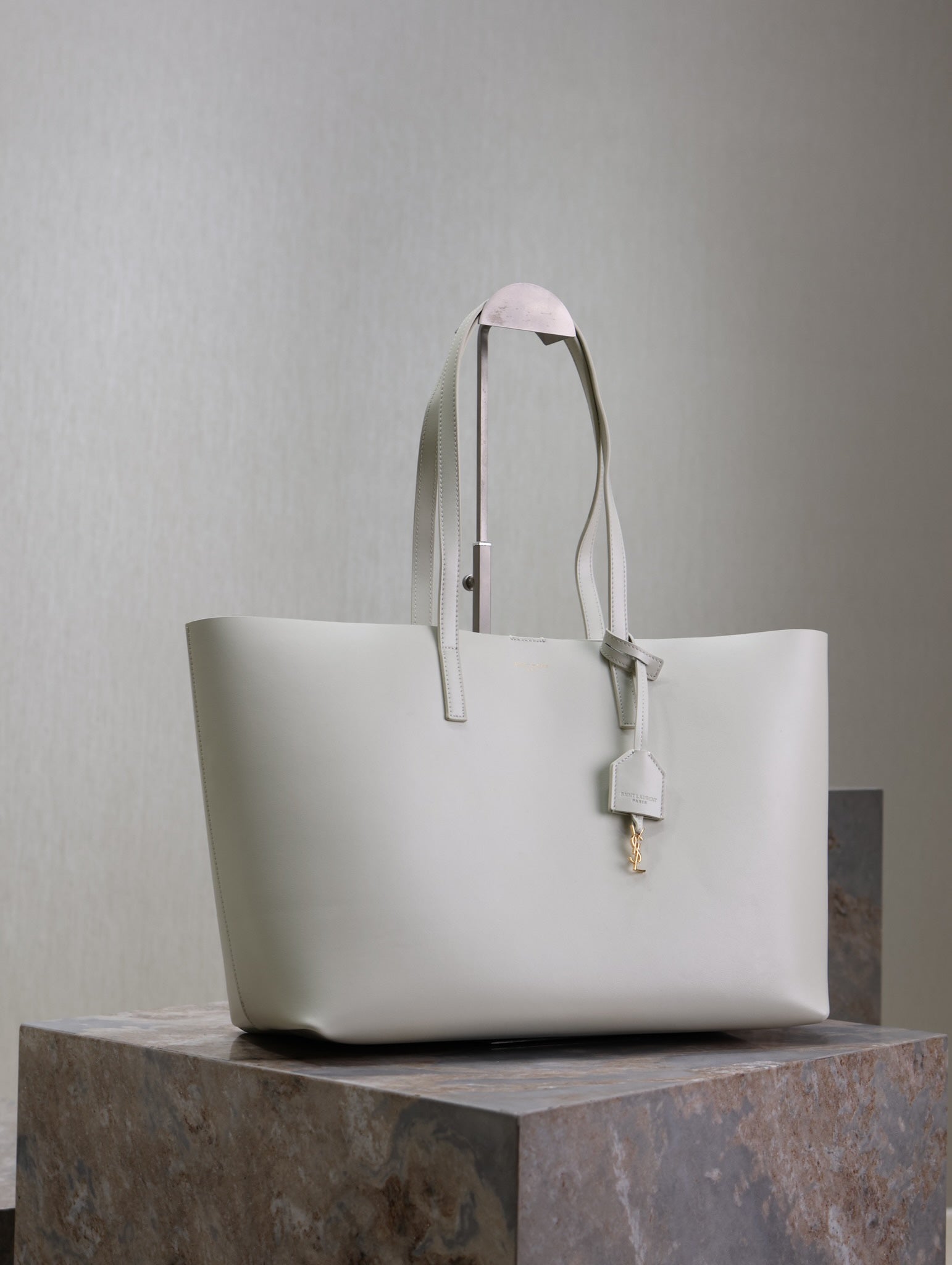 SHOPPING TOTE BAG 38 IN WHITE CALFSKIN mysite