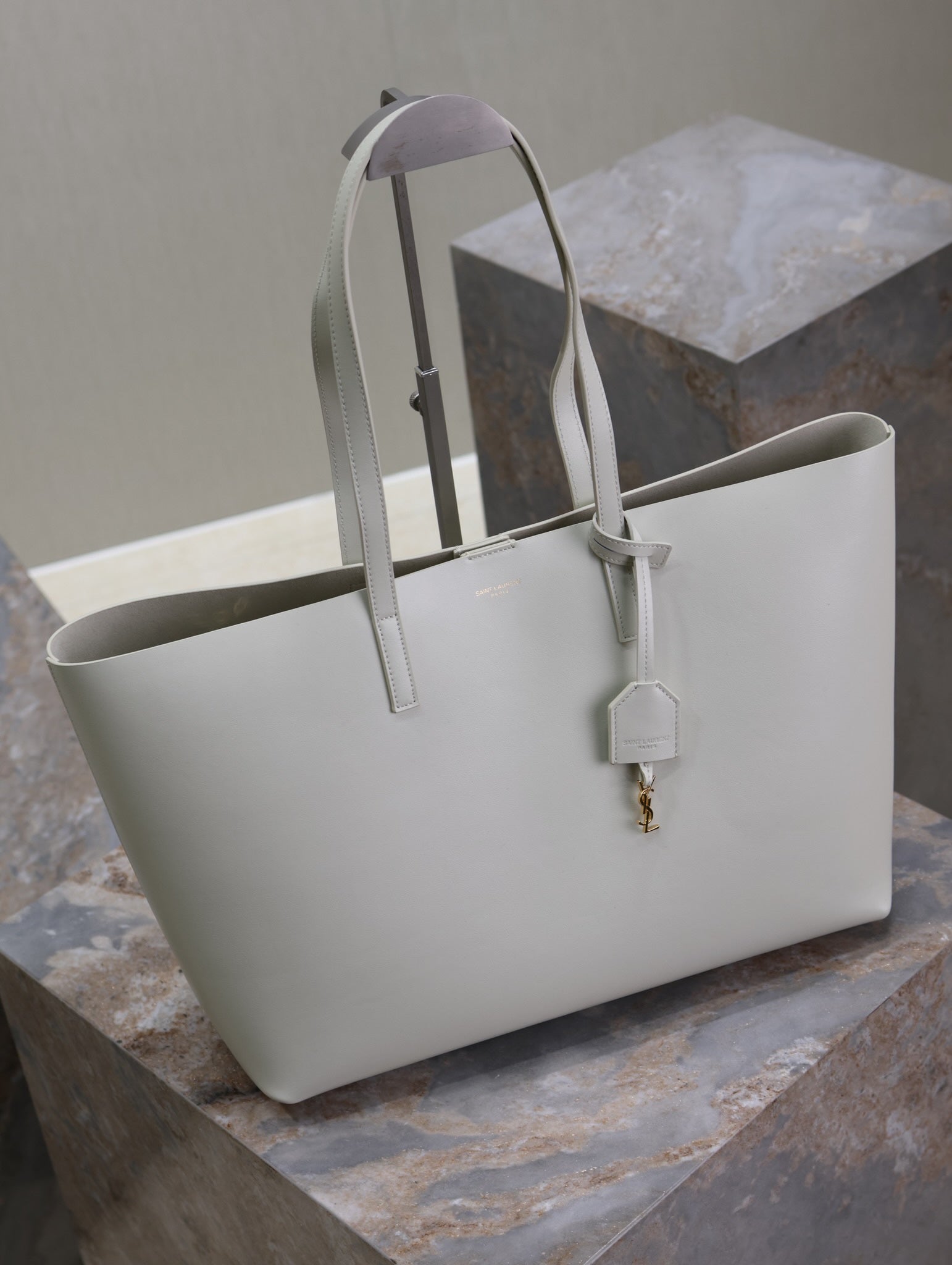 SHOPPING TOTE BAG 38 IN WHITE CALFSKIN mysite