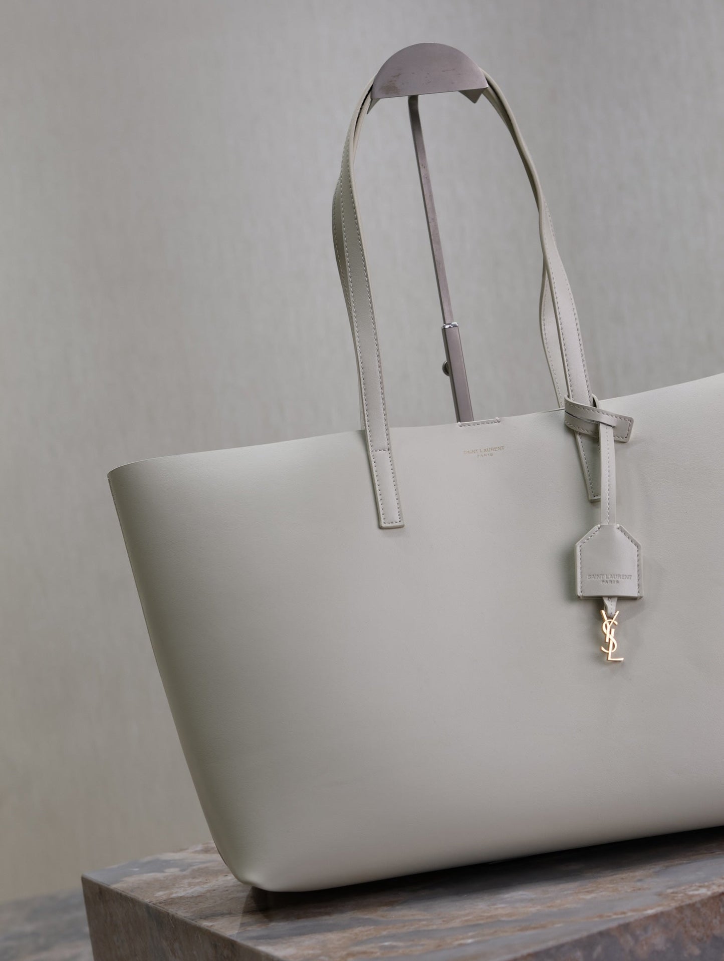 SHOPPING TOTE BAG 38 IN WHITE CALFSKIN mysite