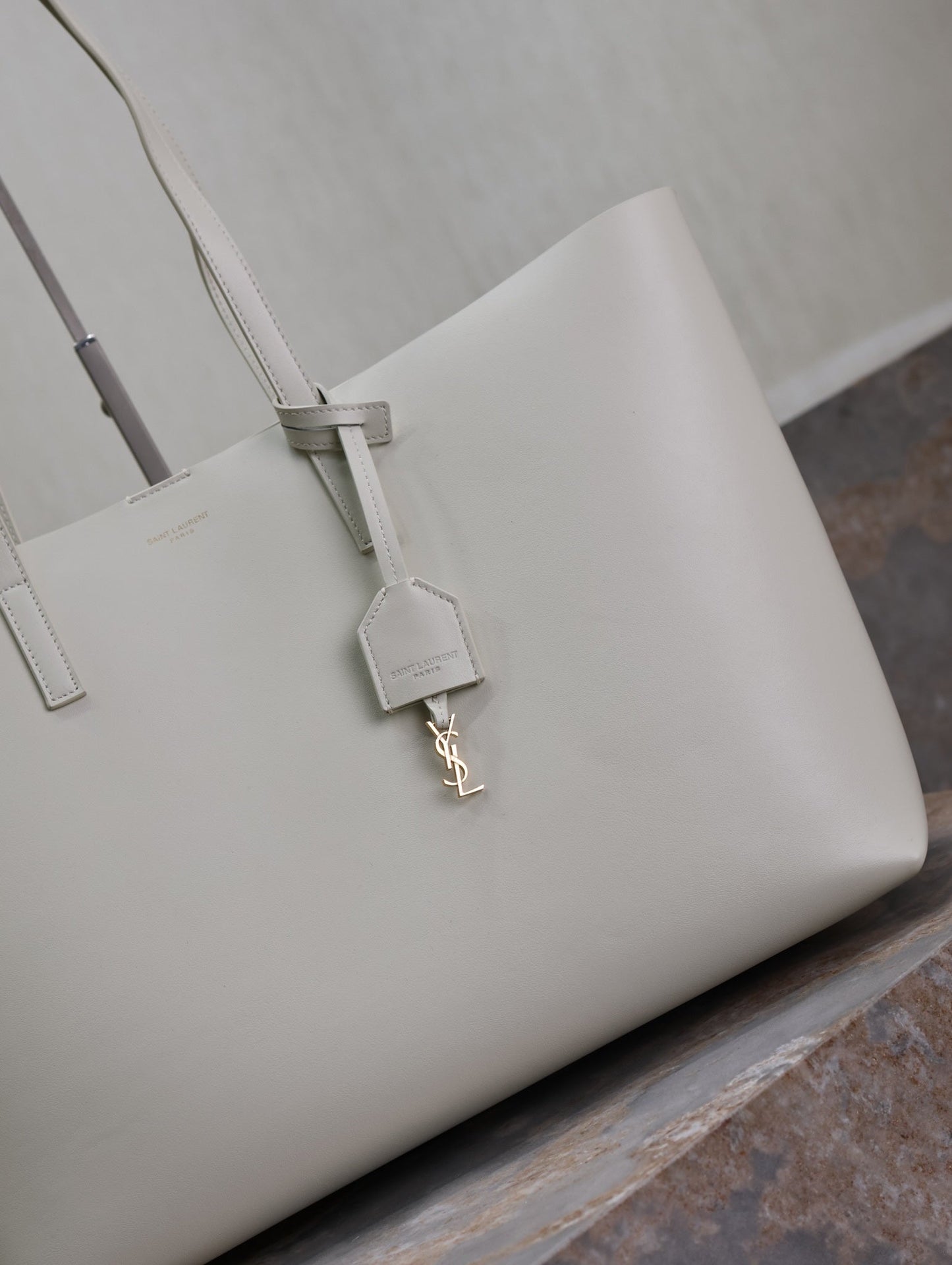 SHOPPING TOTE BAG 38 IN WHITE CALFSKIN mysite