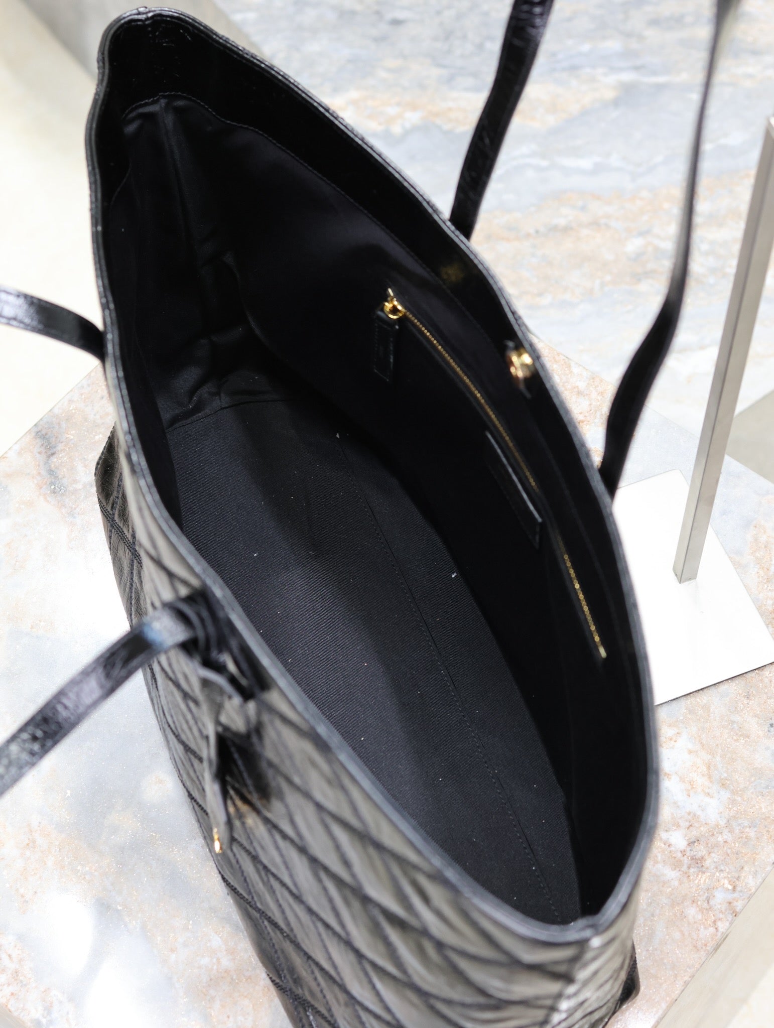 SHOPPING TOTE BAG 38 IN BLACK CRUMPLED CALFSKIN mysite