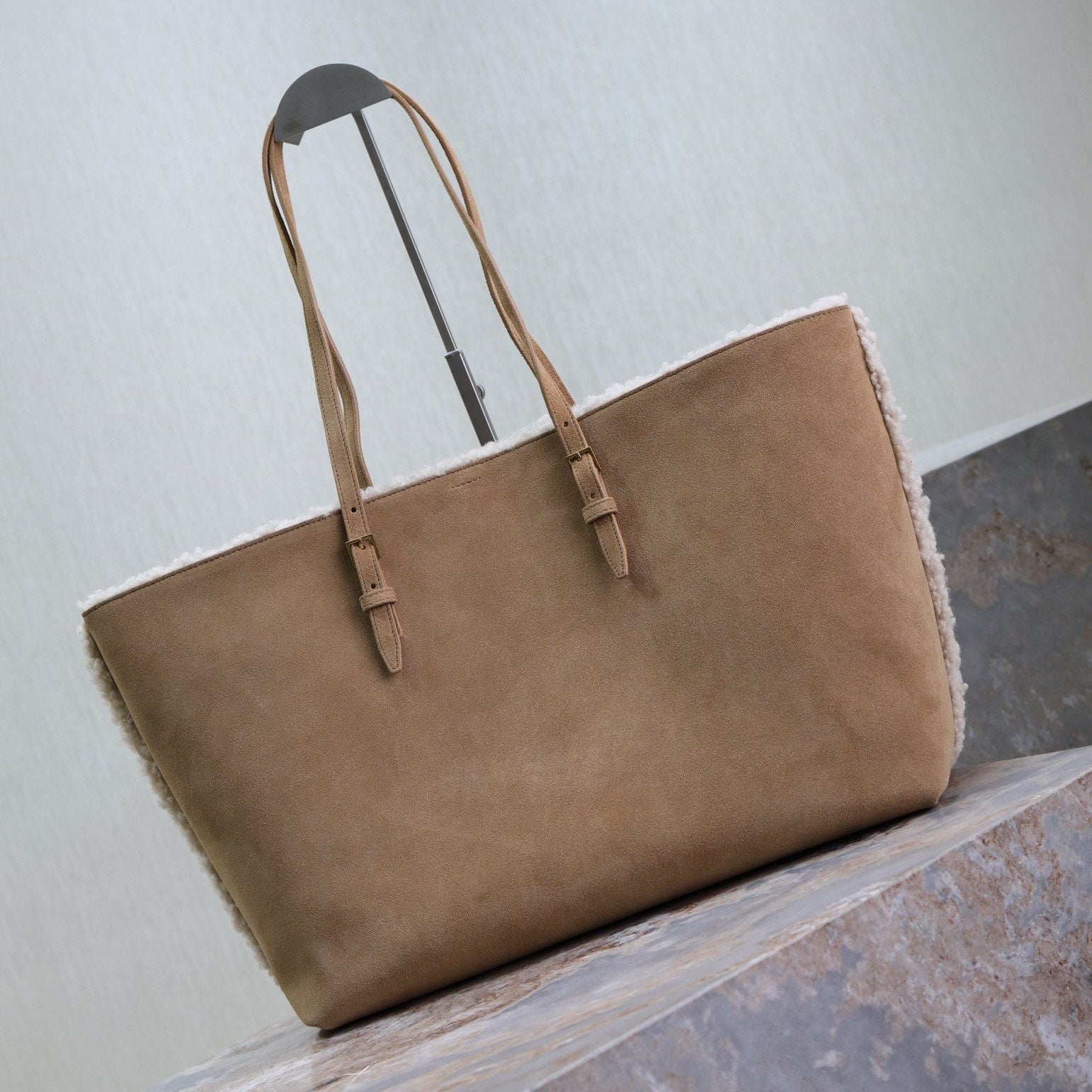 SHOPPING TOTE BAG 38 IN TAN BROWN SUEDE AND WHITE SHEARLING TRIM mysite