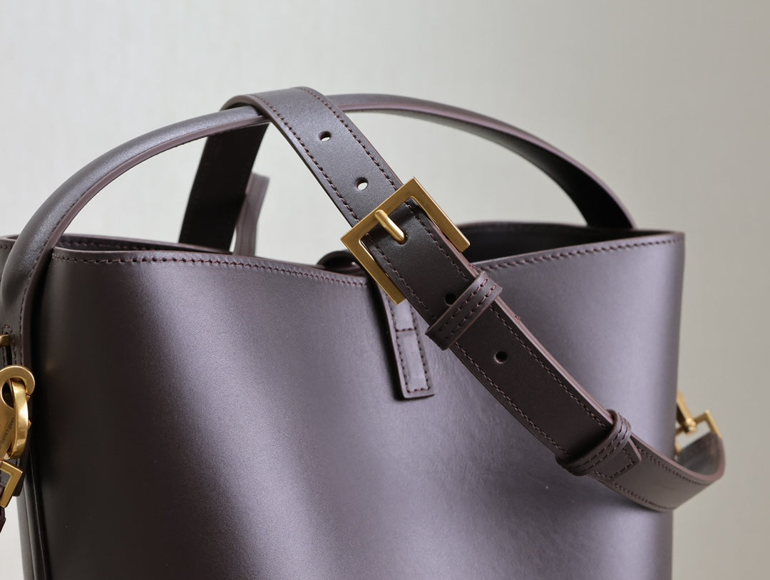 LE 37 MEDIUM BUCKET BAG 26 IN BRUNETTE BROWN CALFSKIN GOLD HARDWARE mysite