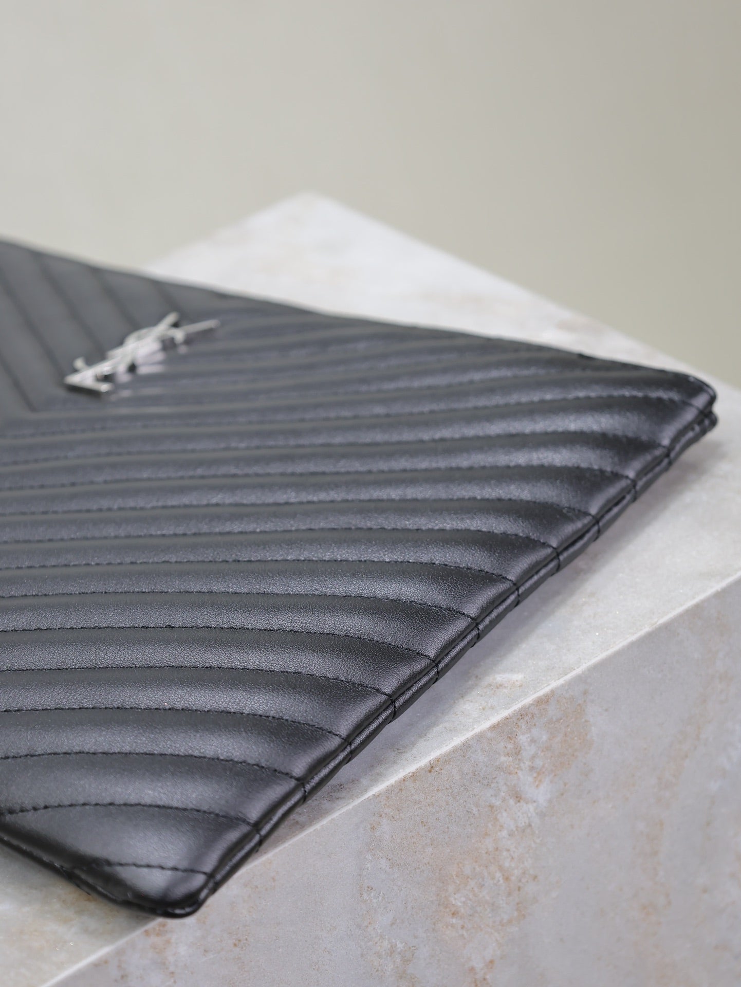 CLUTCH 36 IN BLACK QUILTED CALFSKIN SILVER BUCKLE mysite